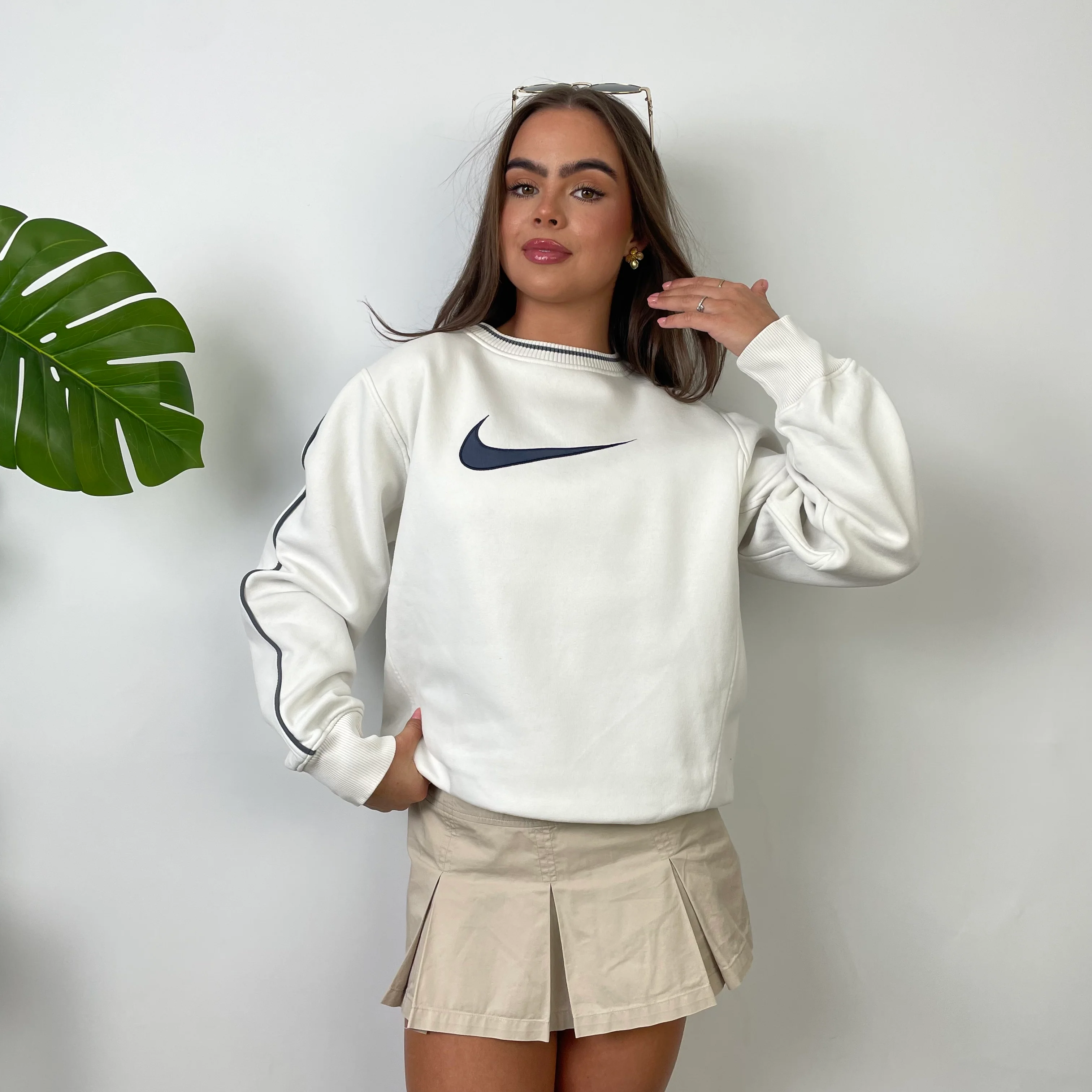 Nike White Embroidered Swoosh Sweatshirt (S) - Image 5
