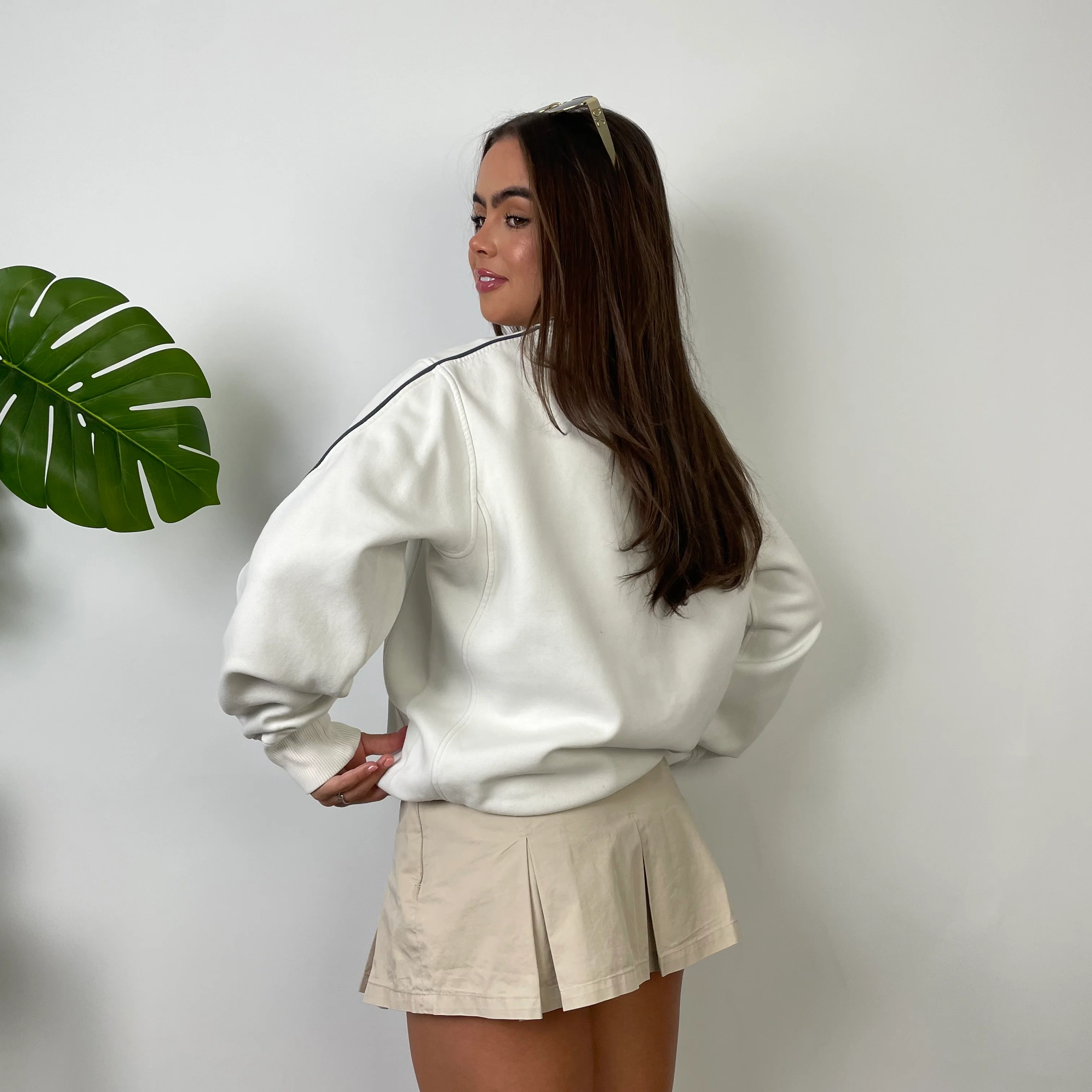 Nike White Embroidered Swoosh Sweatshirt (S) - Image 6