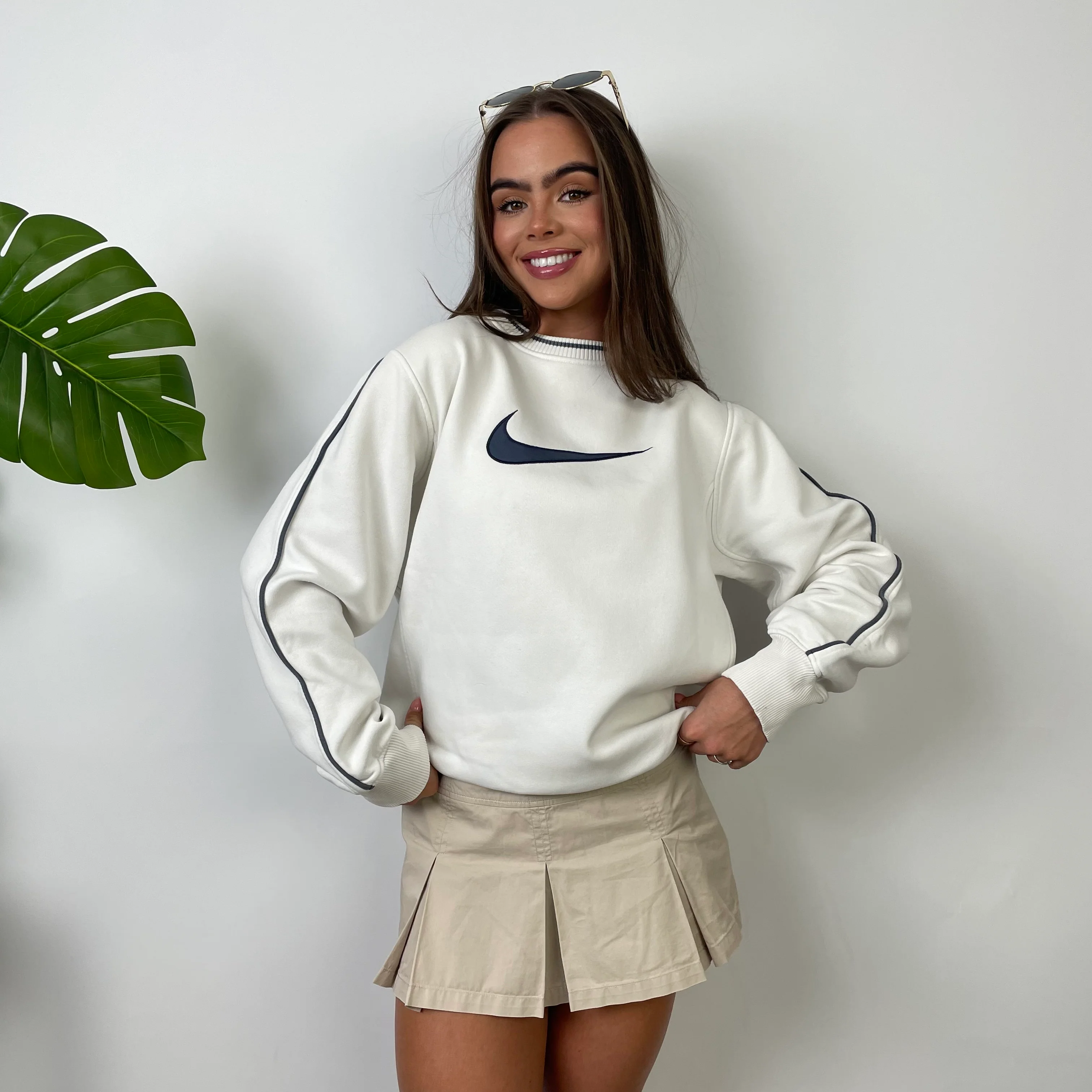 Nike White Embroidered Swoosh Sweatshirt (S) - Image 7