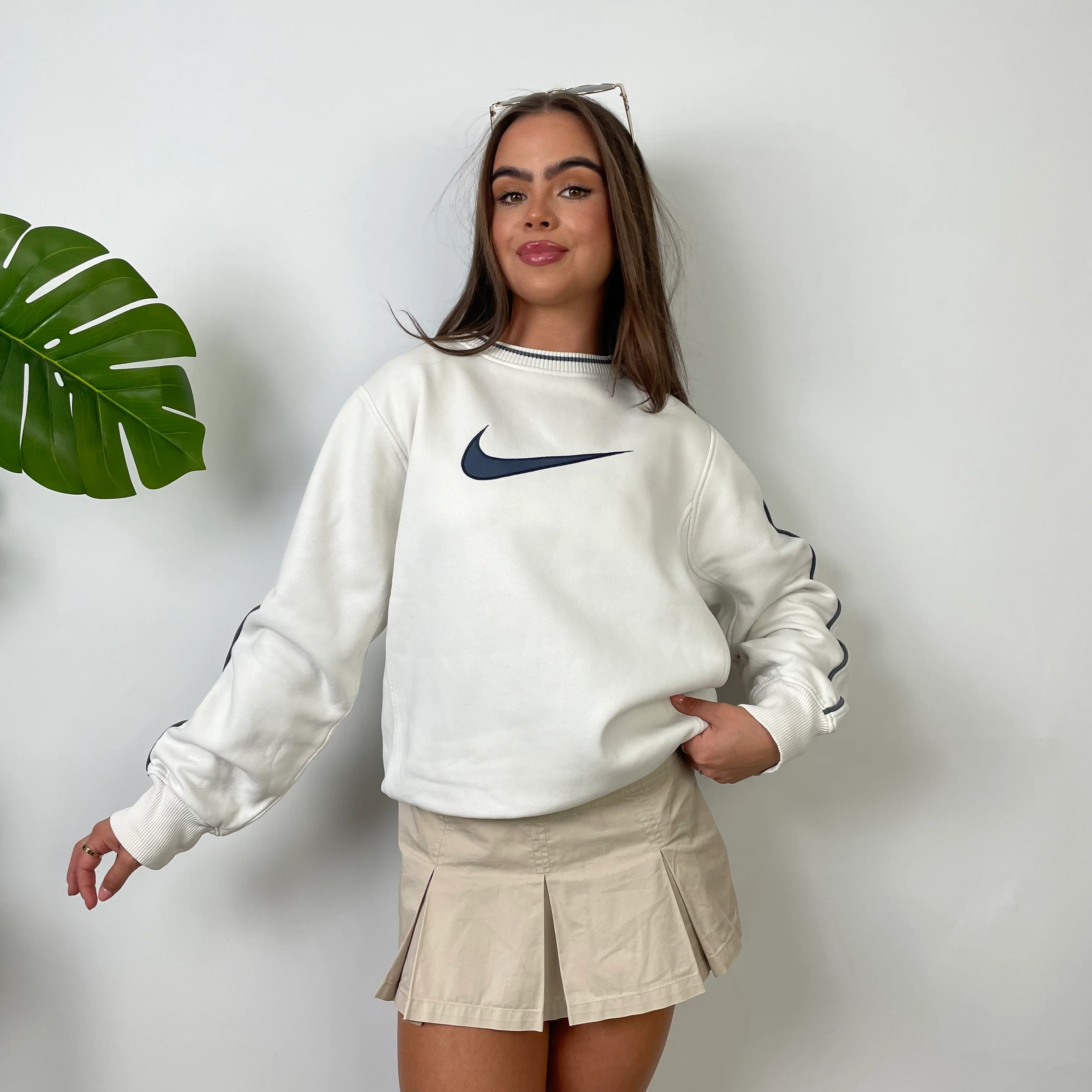 Nike White Embroidered Swoosh Sweatshirt (S) - Image 9