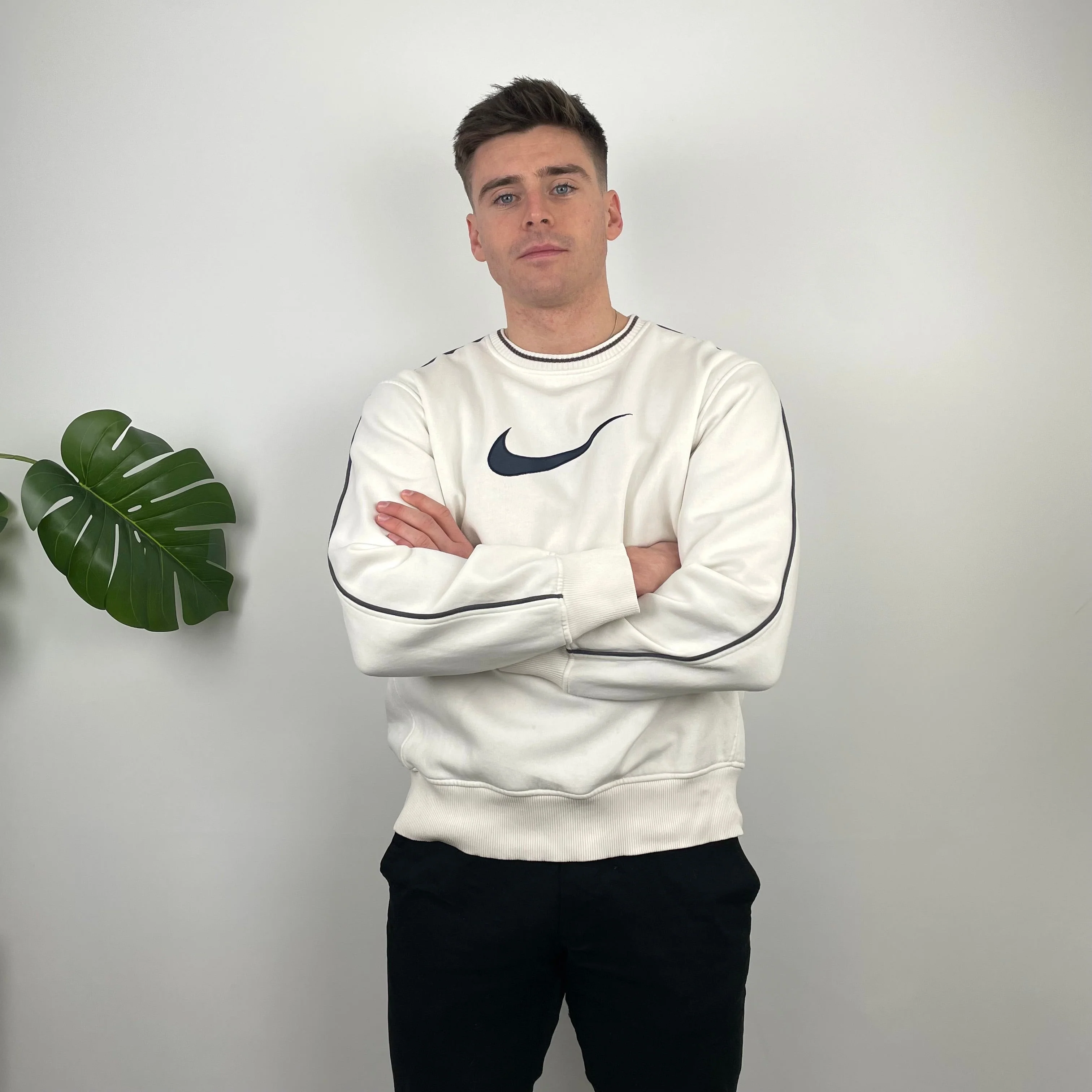 Nike White Embroidered Swoosh Sweatshirt (L) - Image 4