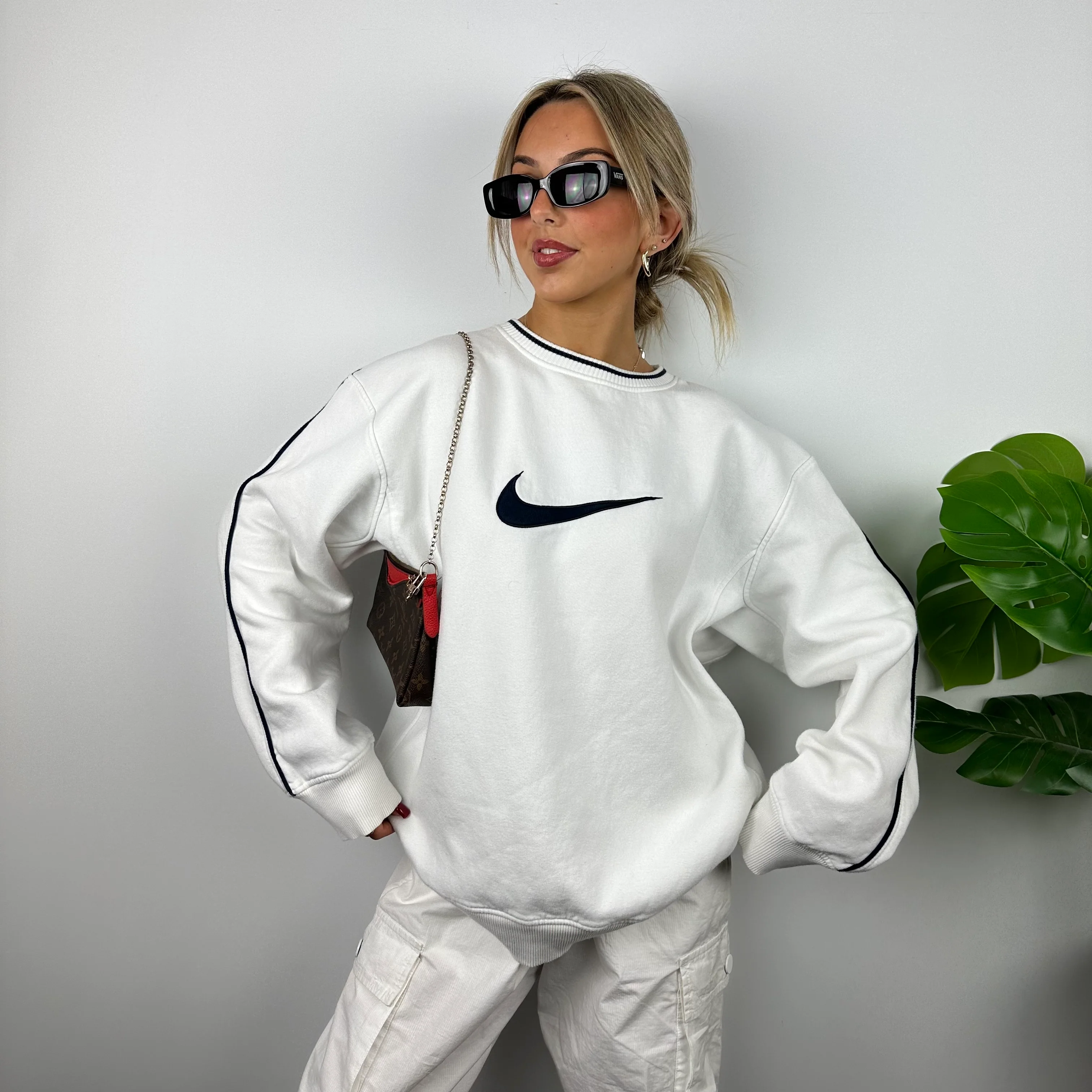 Nike White Embroidered Swoosh Sweatshirt (XL) - Image 3