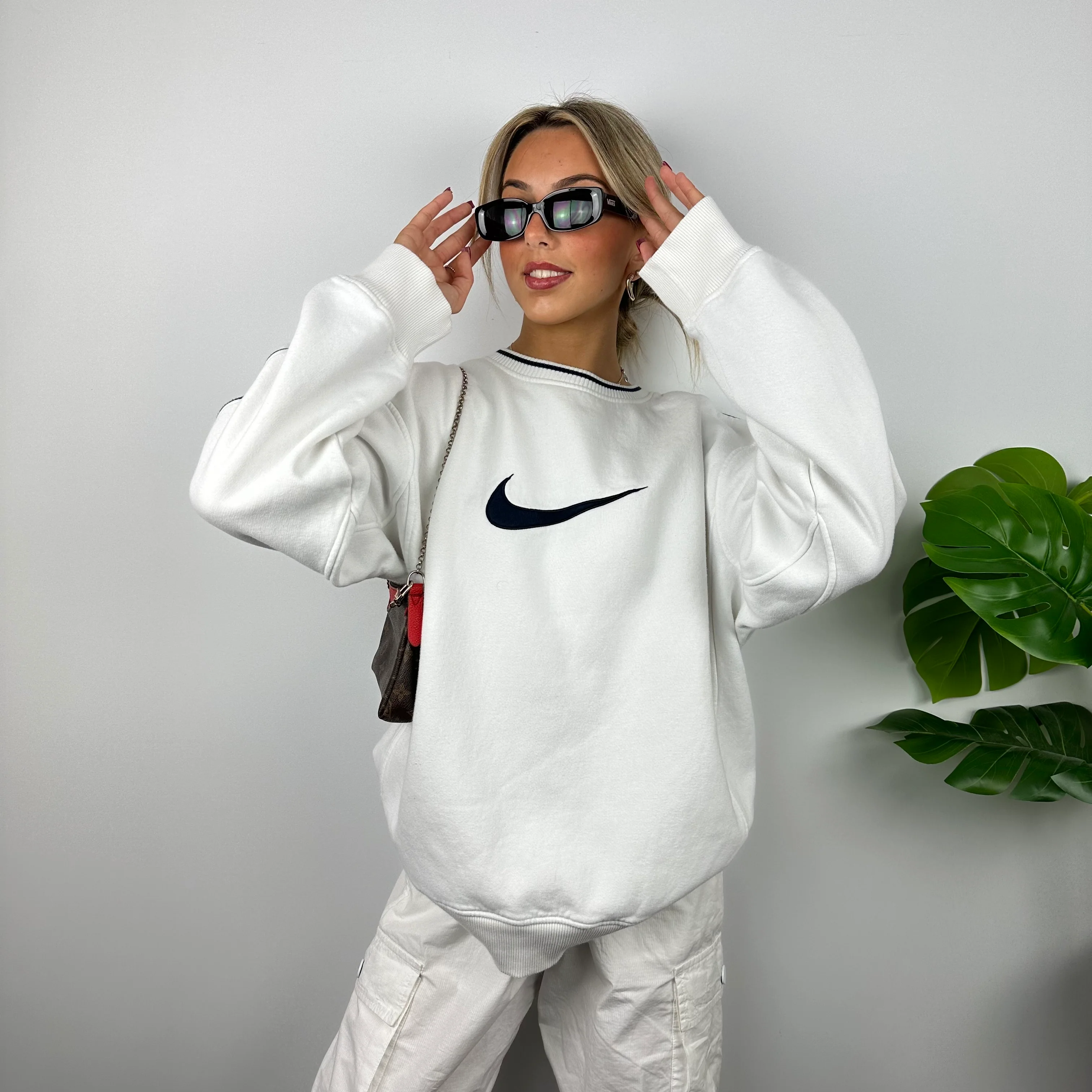 Nike White Embroidered Swoosh Sweatshirt (XL) - Image 7