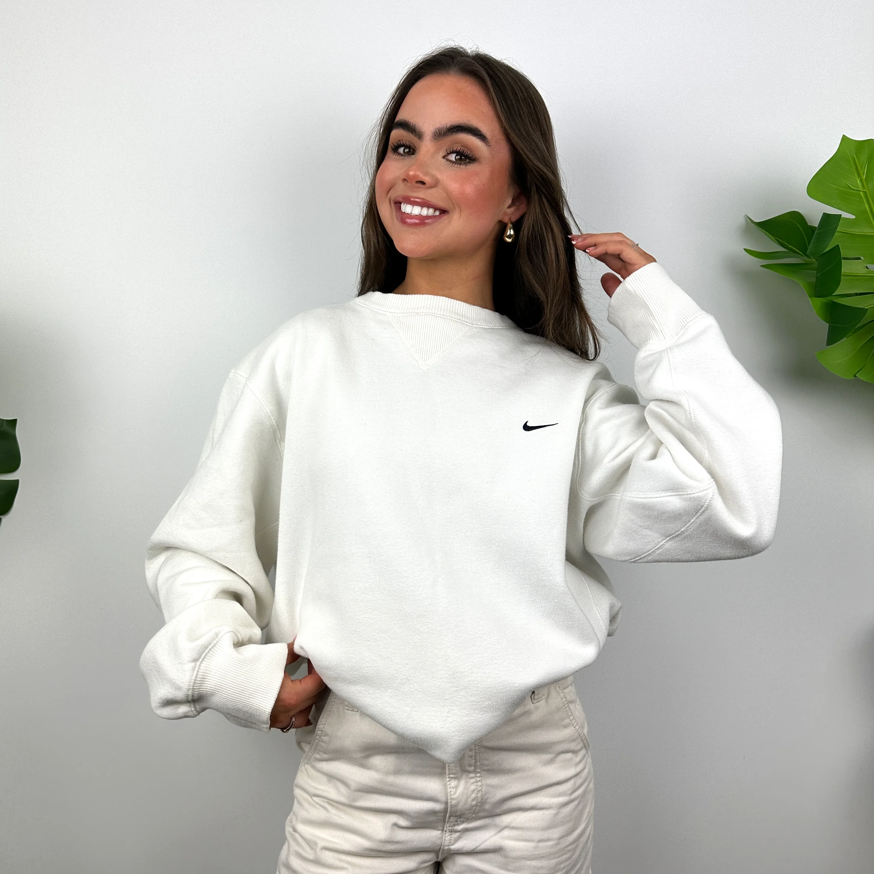 Nike White Embroidered Swoosh Sweatshirt (L) - Image 4