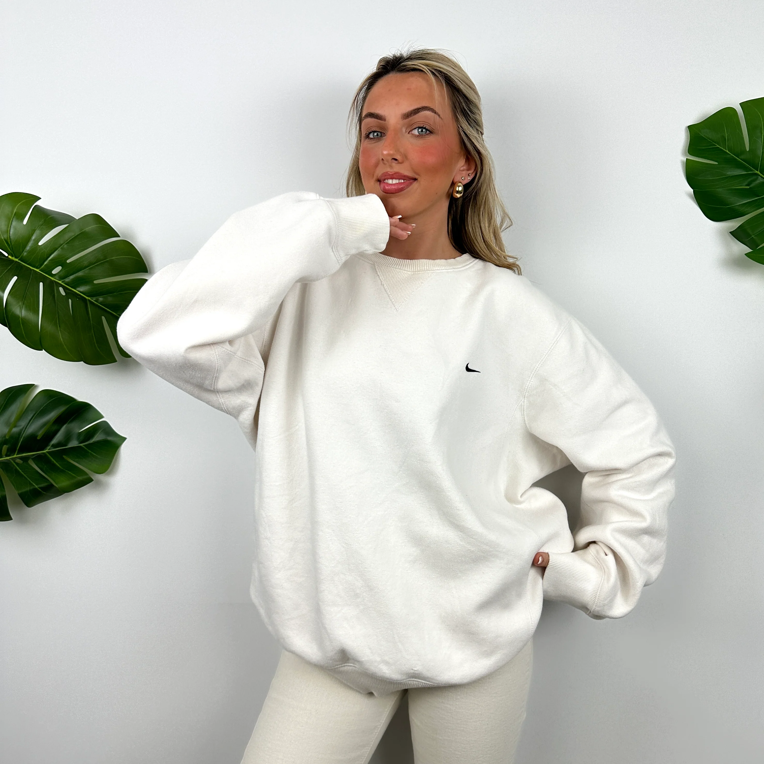 Nike White Embroidered Swoosh Sweatshirt (L) - Image 4
