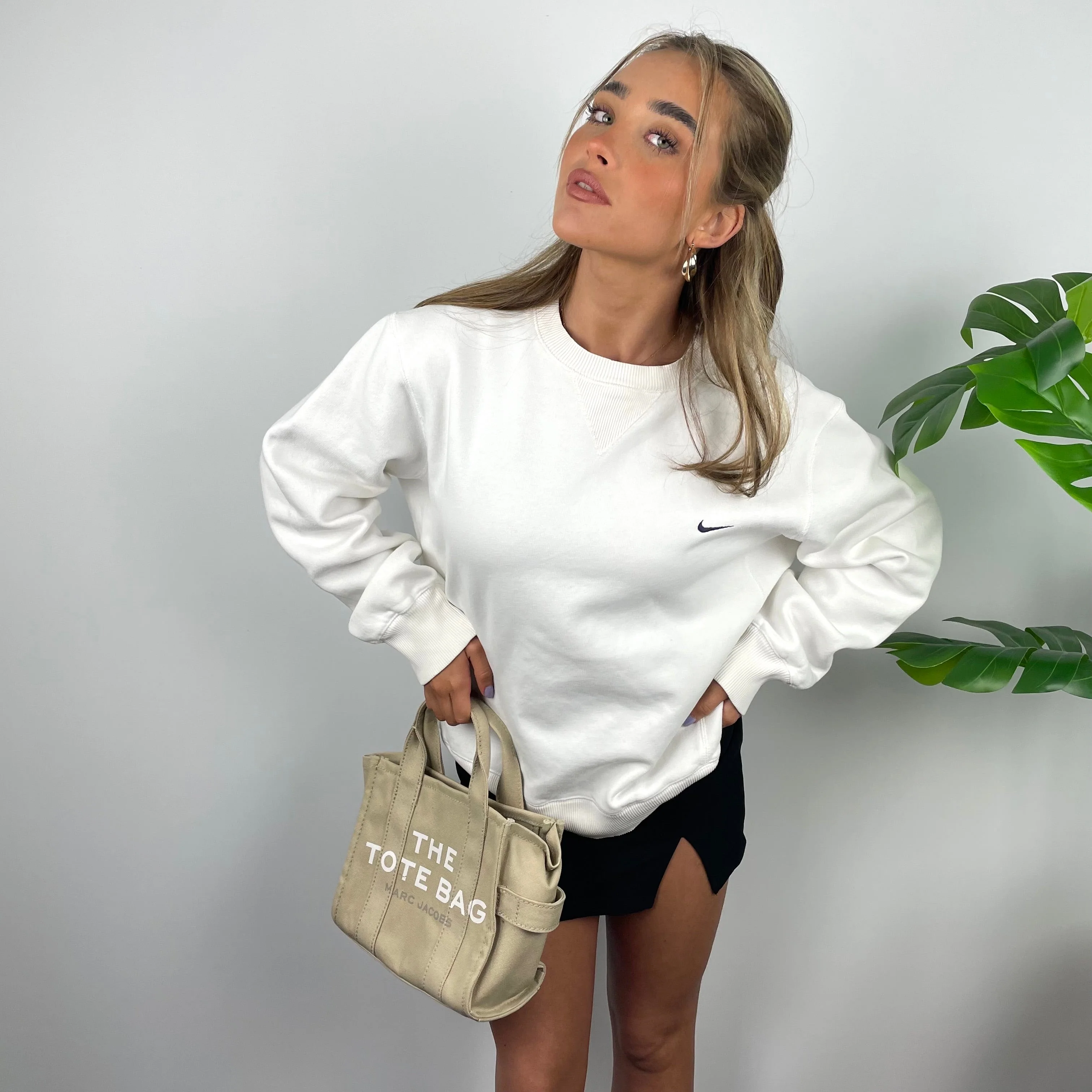 Nike White Embroidered Swoosh Sweatshirt (L) - Image 4