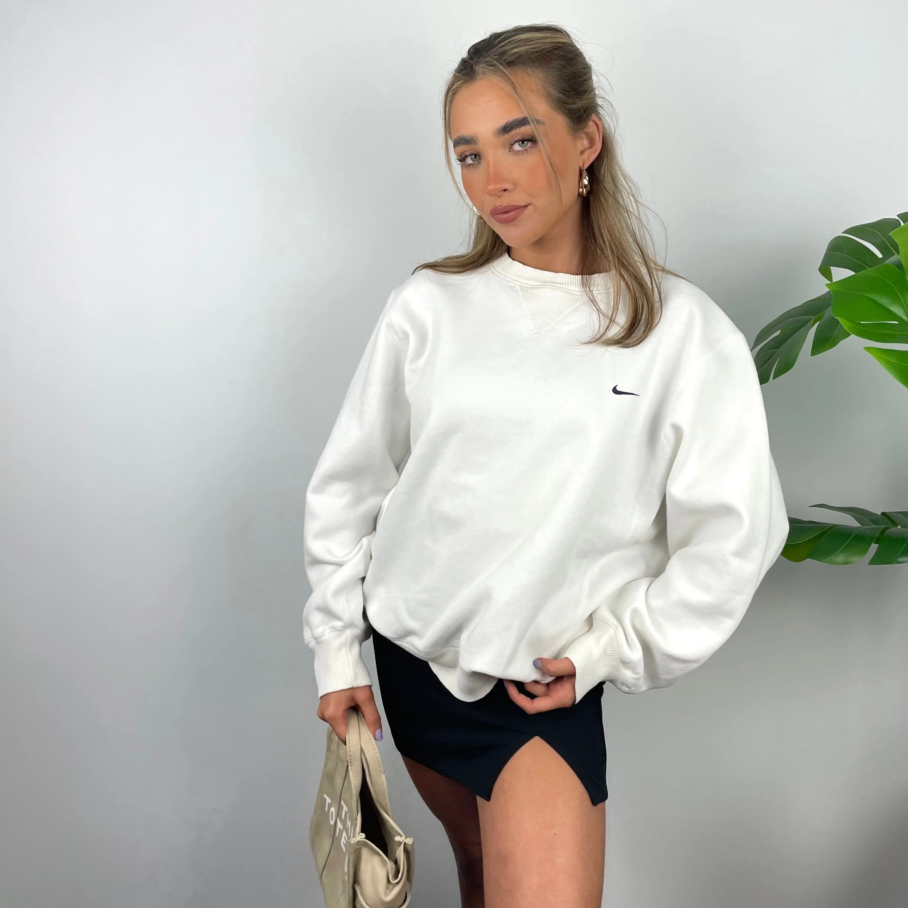 Nike White Embroidered Swoosh Sweatshirt (L) - Image 5