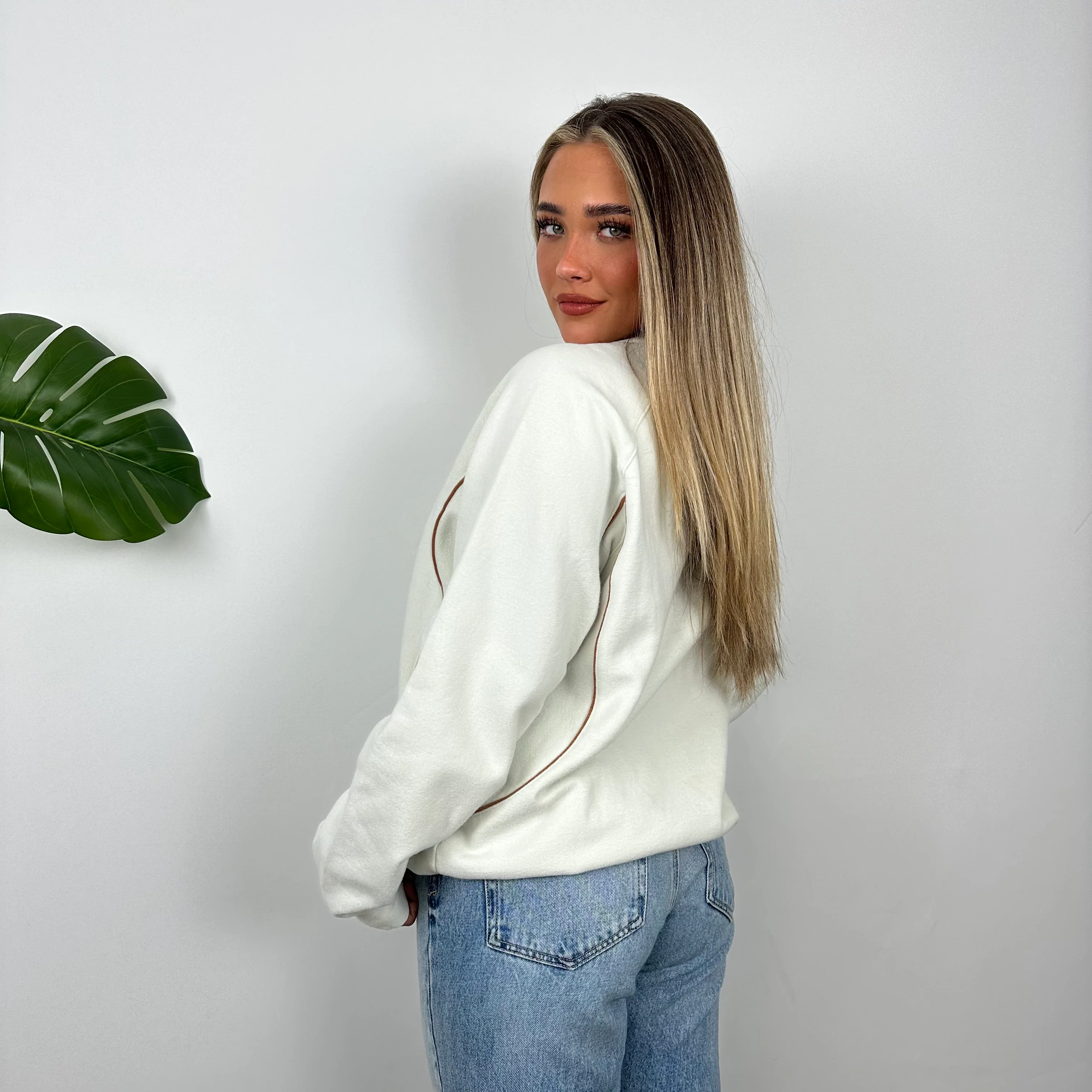 Nike White Embroidered Swoosh Sweatshirt (M) - Image 4