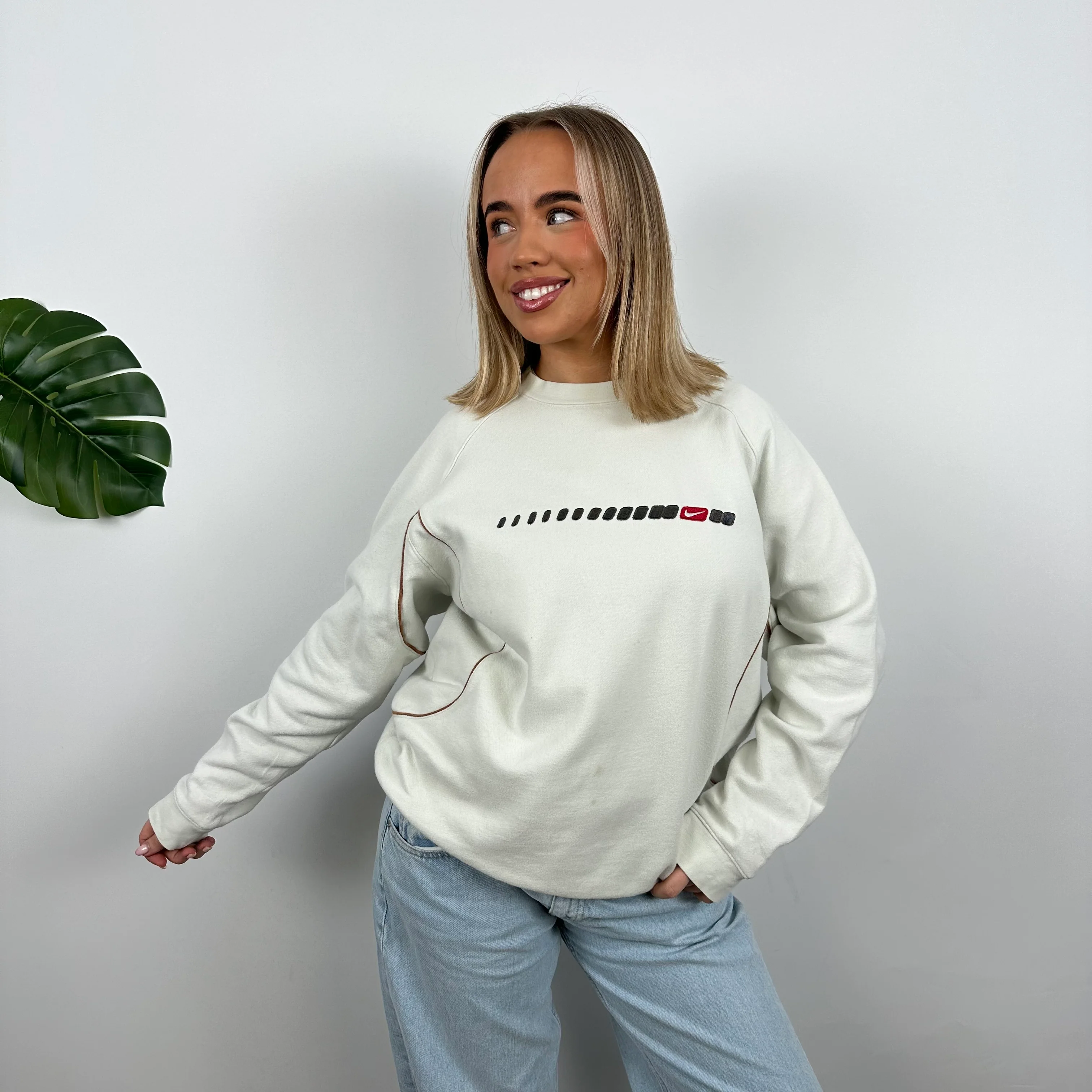 Nike White Embroidered Swoosh Sweatshirt (M) - Image 3