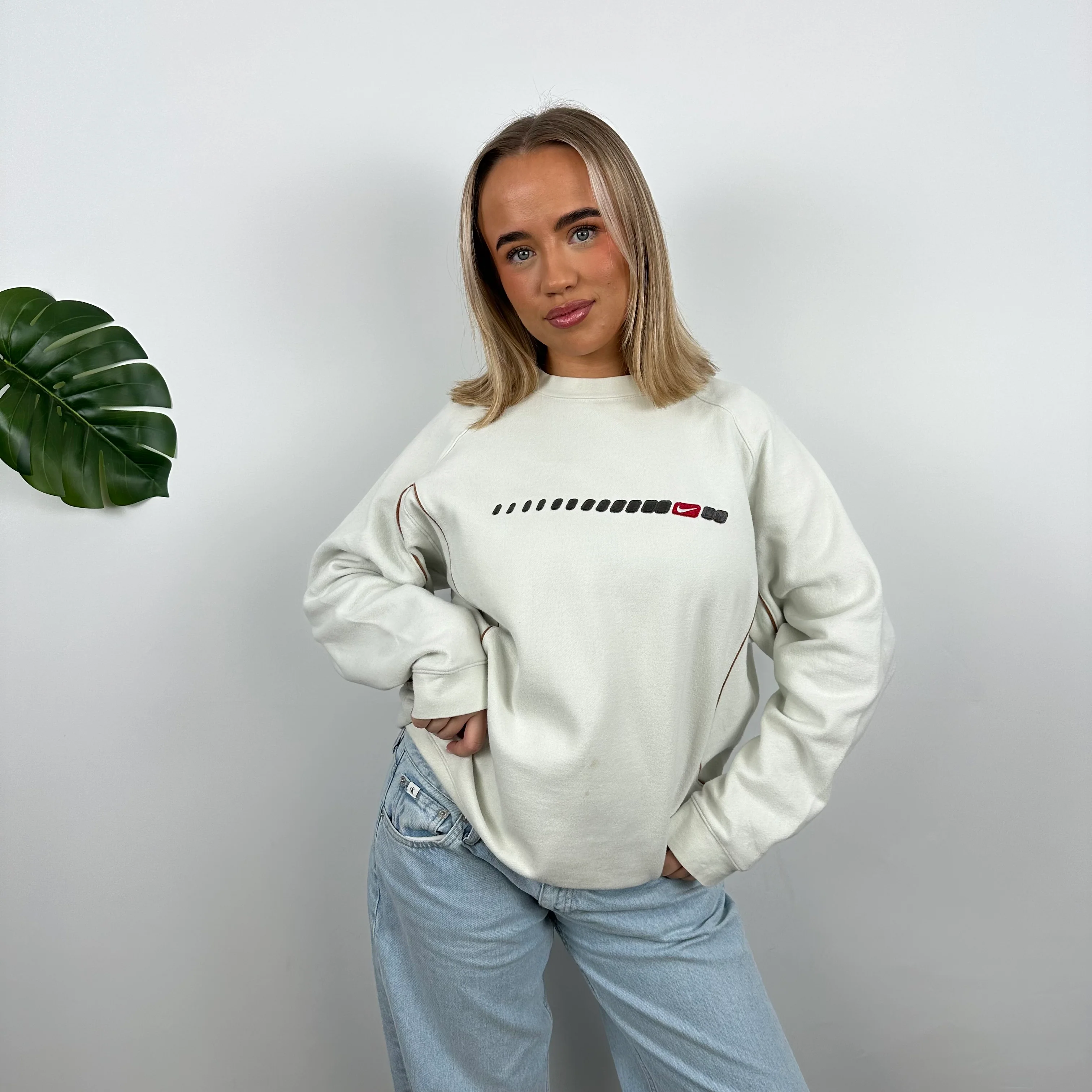 Nike White Embroidered Swoosh Sweatshirt (M) - Image 4