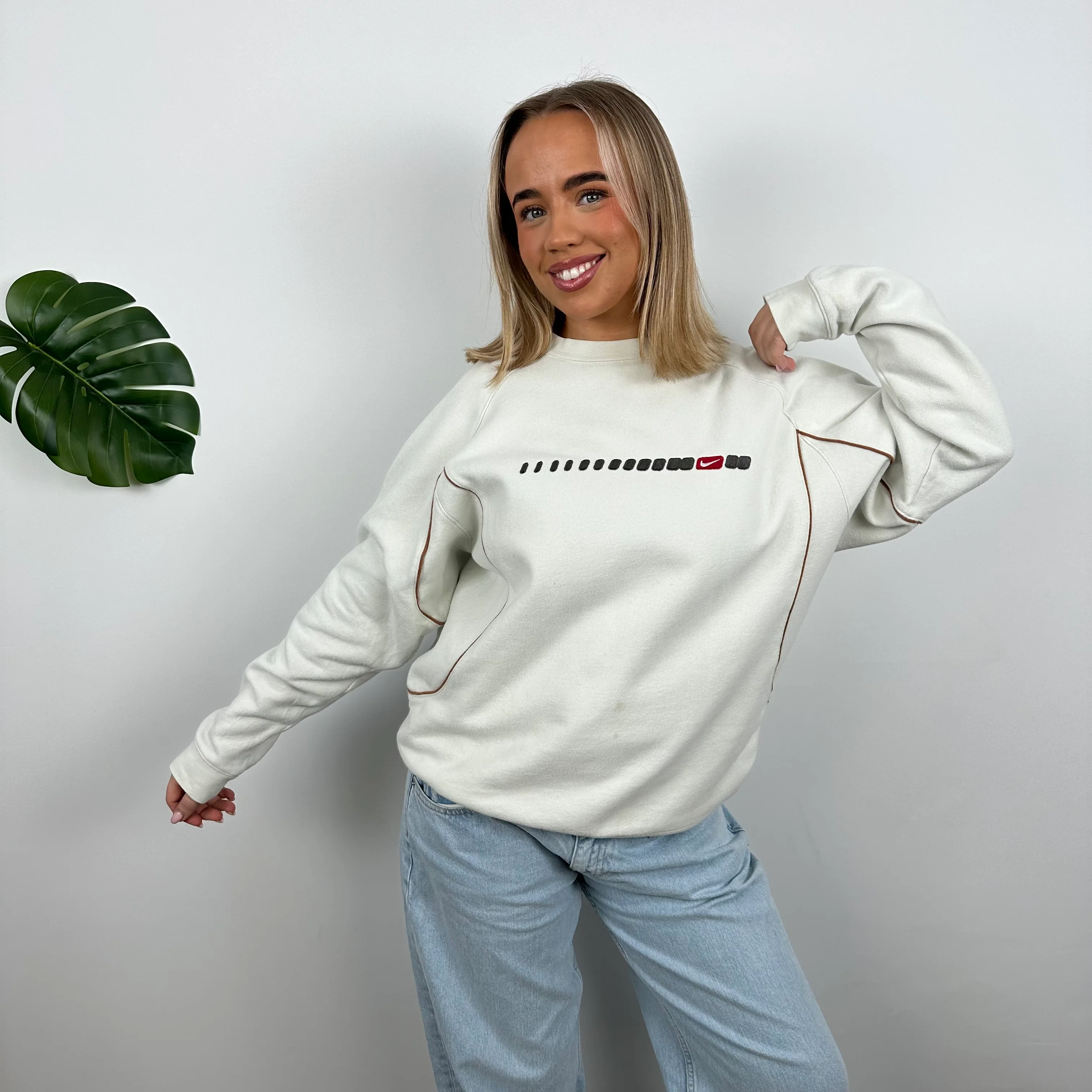 Nike White Embroidered Swoosh Sweatshirt (M) - Image 5