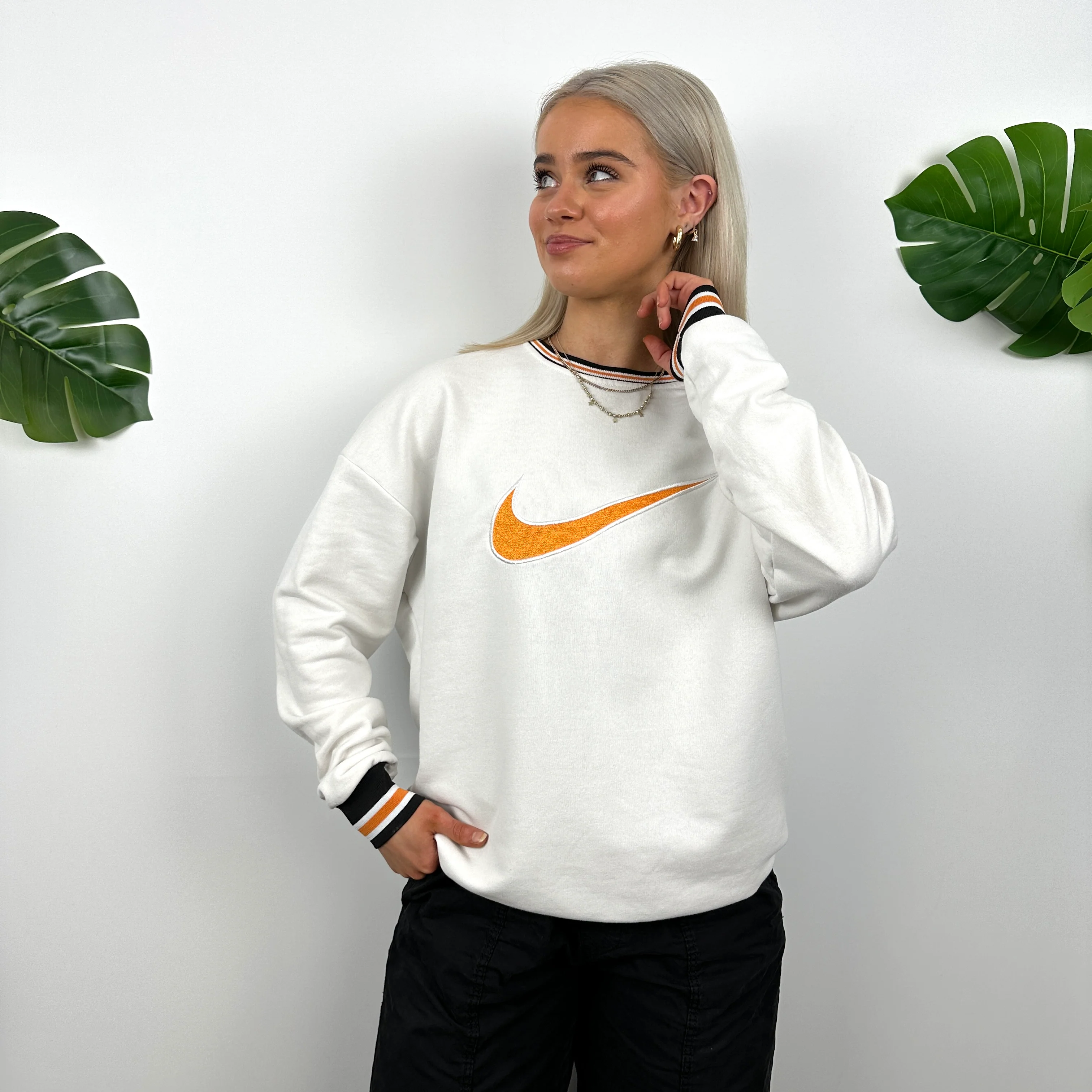 Nike White Embroidered Swoosh Sweatshirt (M) - Image 3