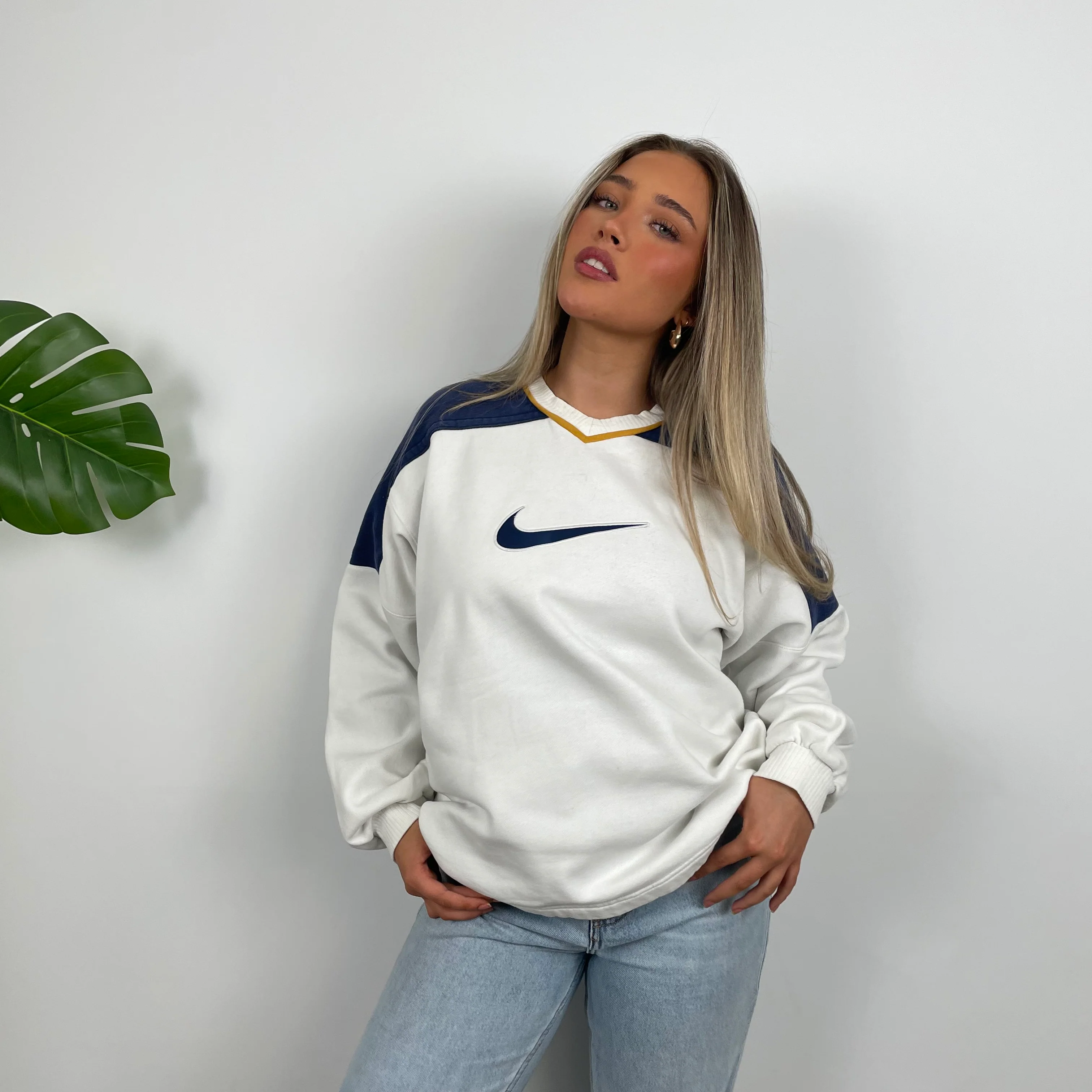 Nike White Embroidered Swoosh Sweatshirt (M) - Image 2