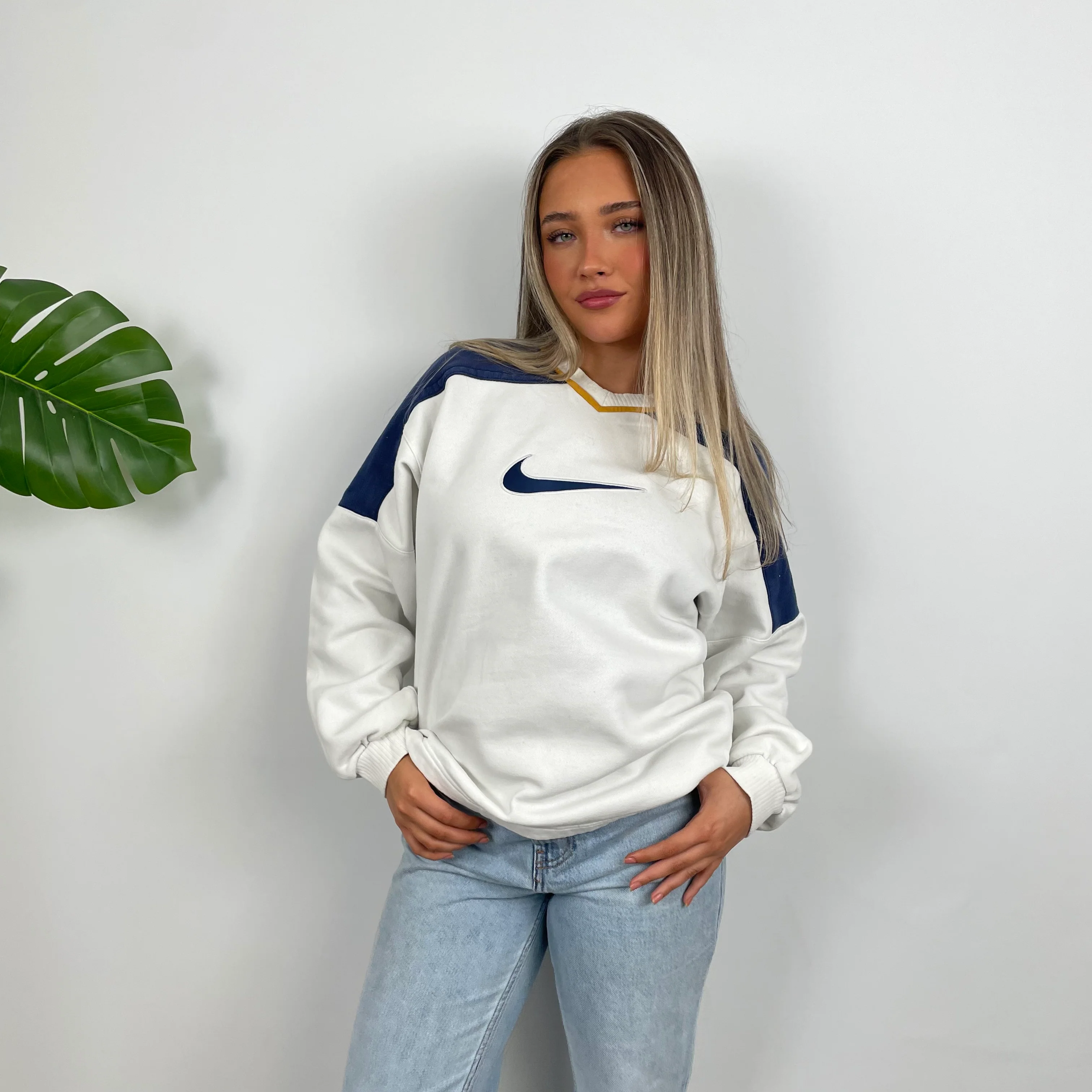 Nike White Embroidered Swoosh Sweatshirt (M) - Image 6
