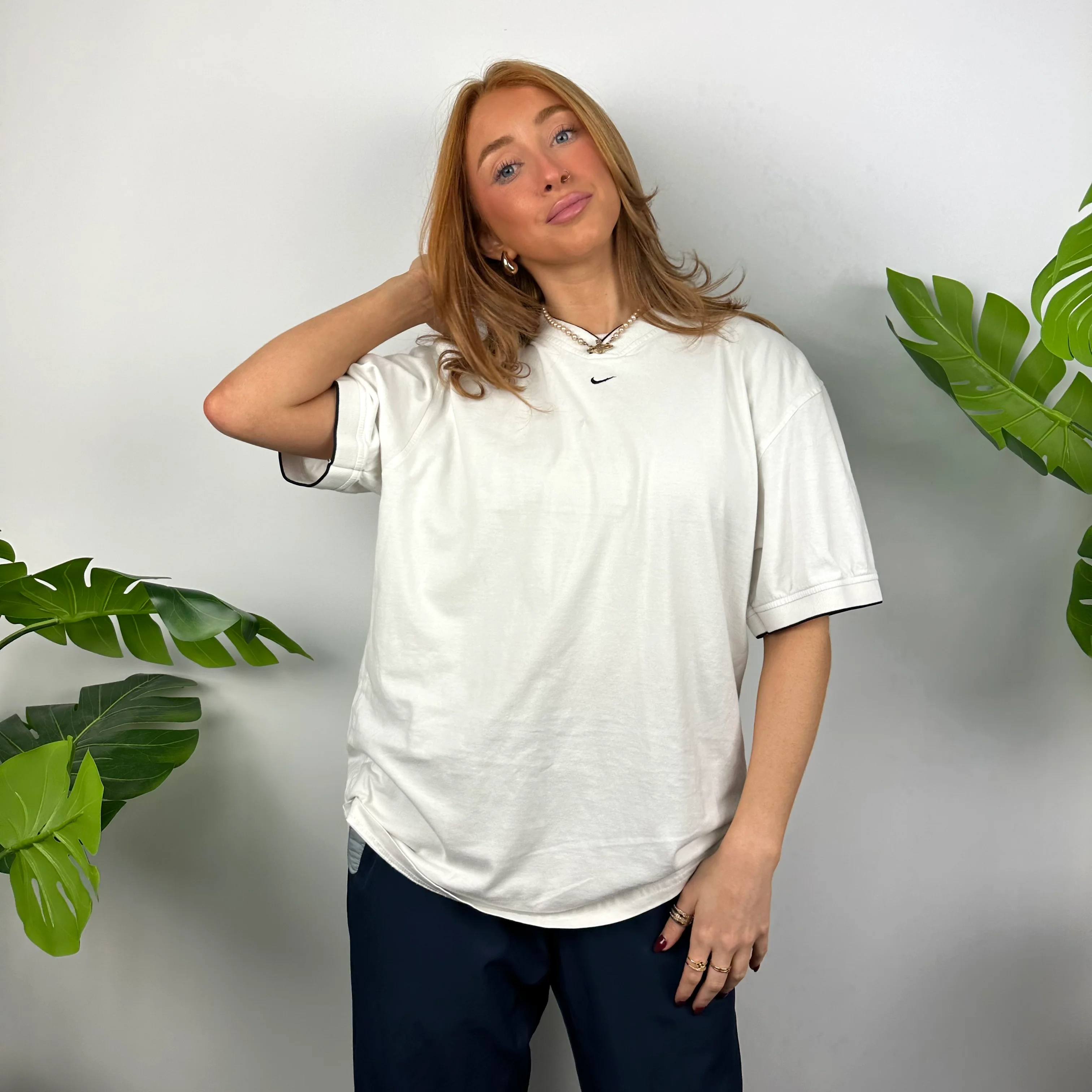 Nike White Embroidered Swoosh T Shirt (XL) - Image 2