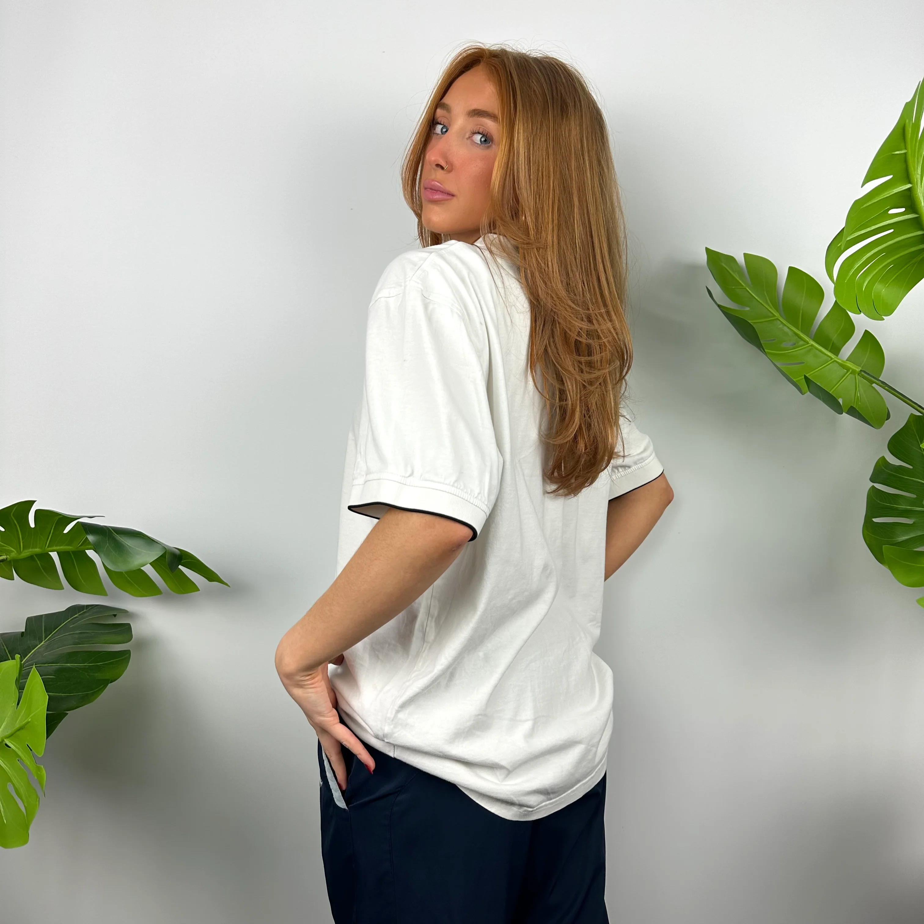 Nike White Embroidered Swoosh T Shirt (XL) - Image 4