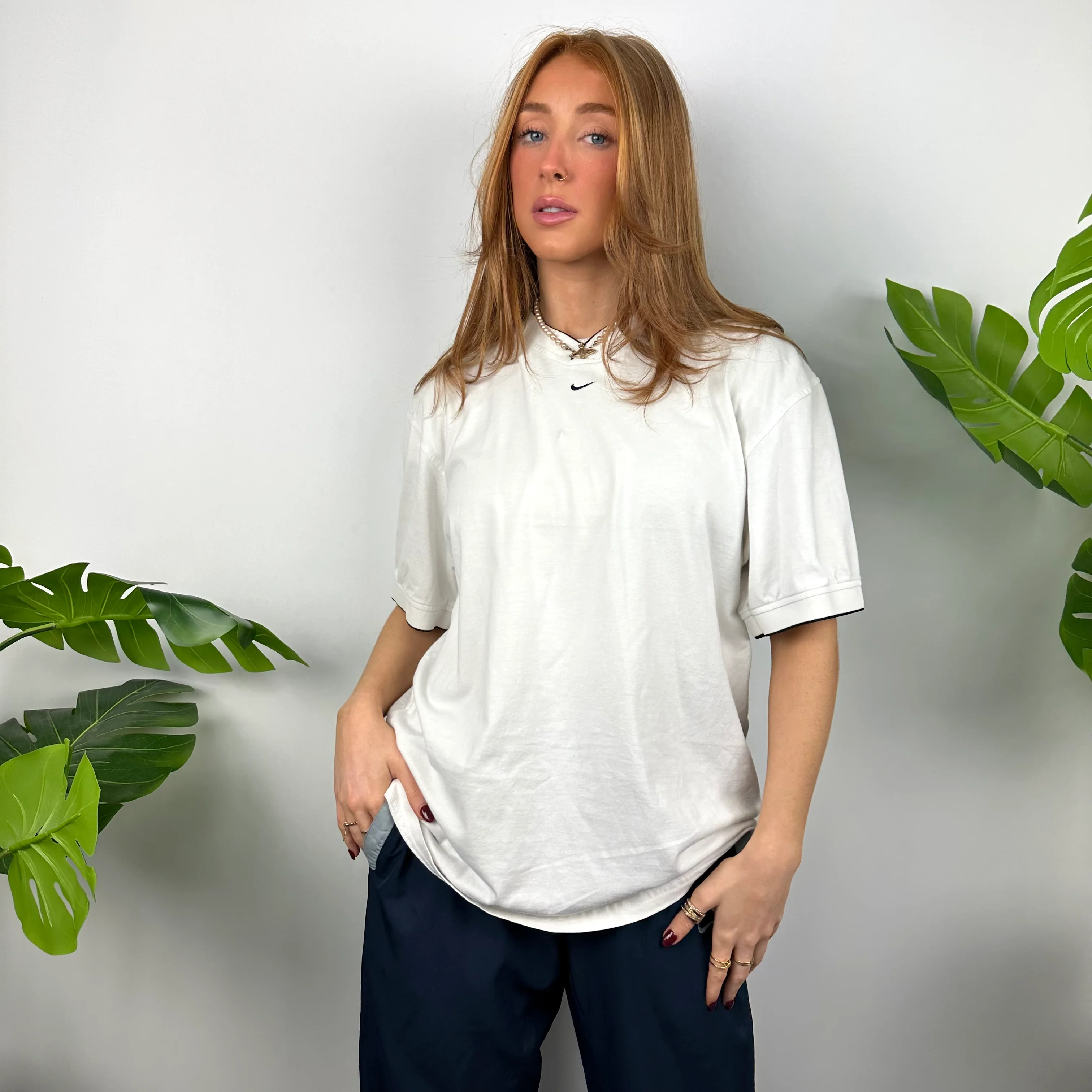Nike White Embroidered Swoosh T Shirt (XL) - Image 5