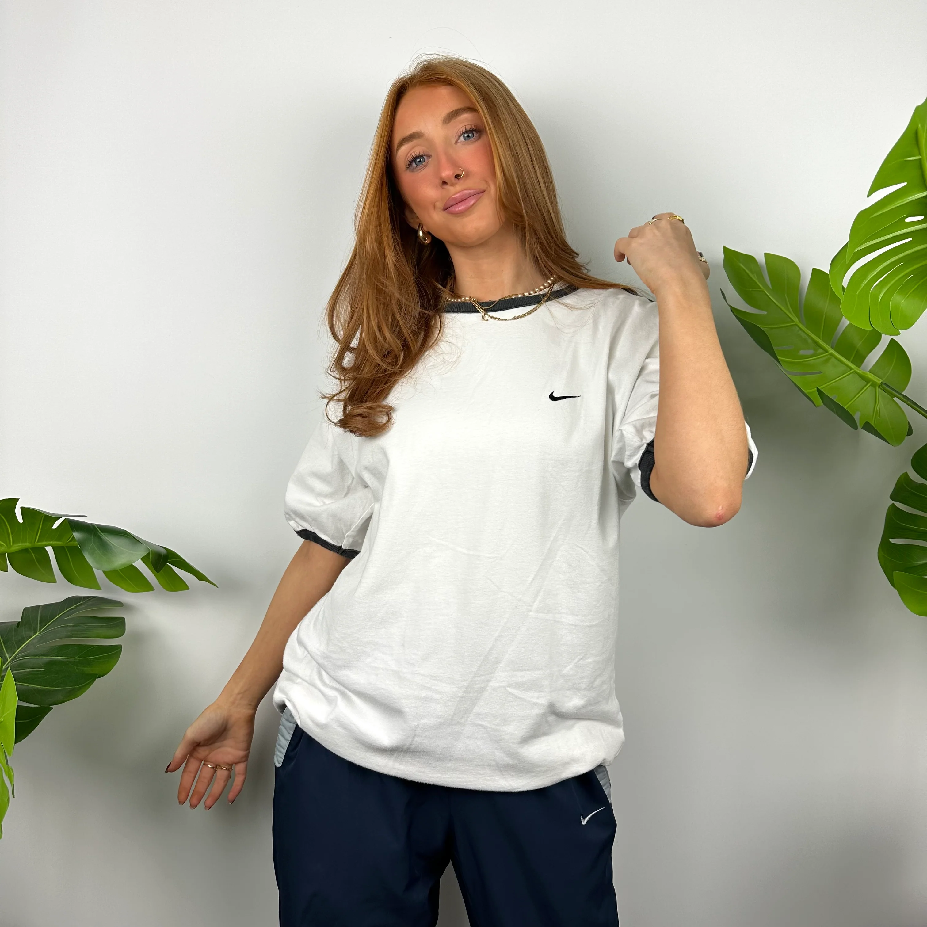 Nike White Embroidered Swoosh T Shirt (L) - Image 2