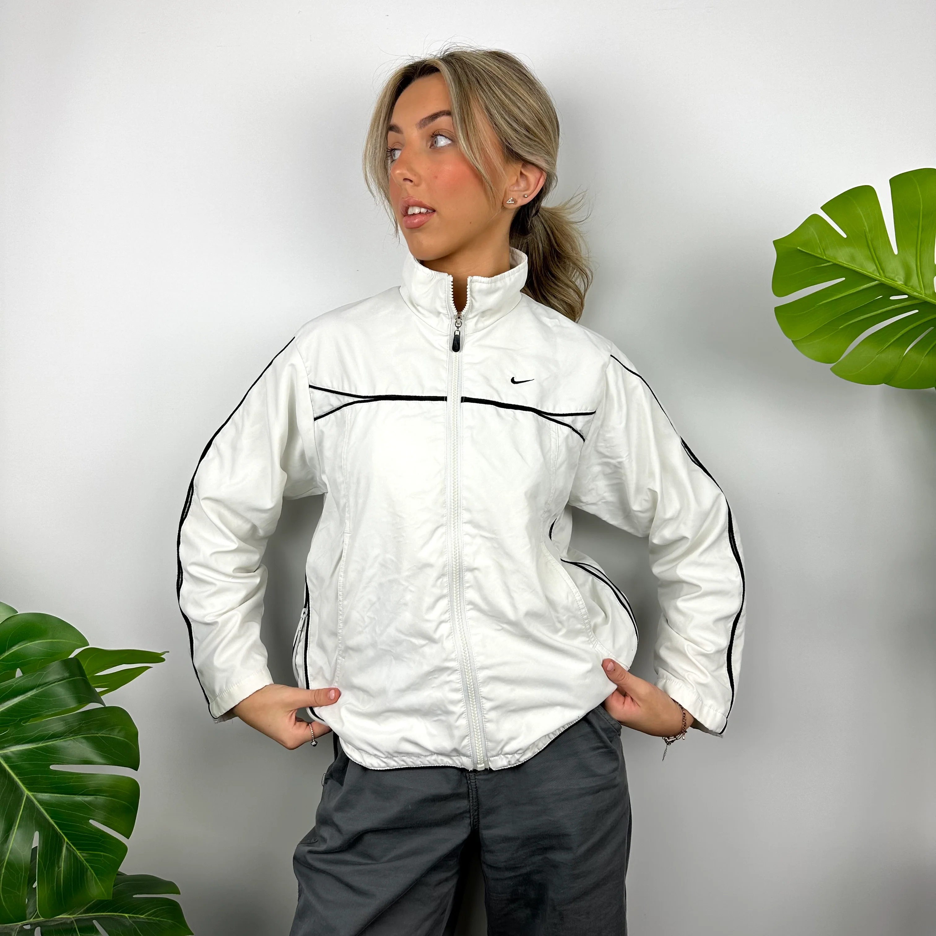 Nike White Embroidered Swoosh Windbreaker Jacket (M) - Image 4