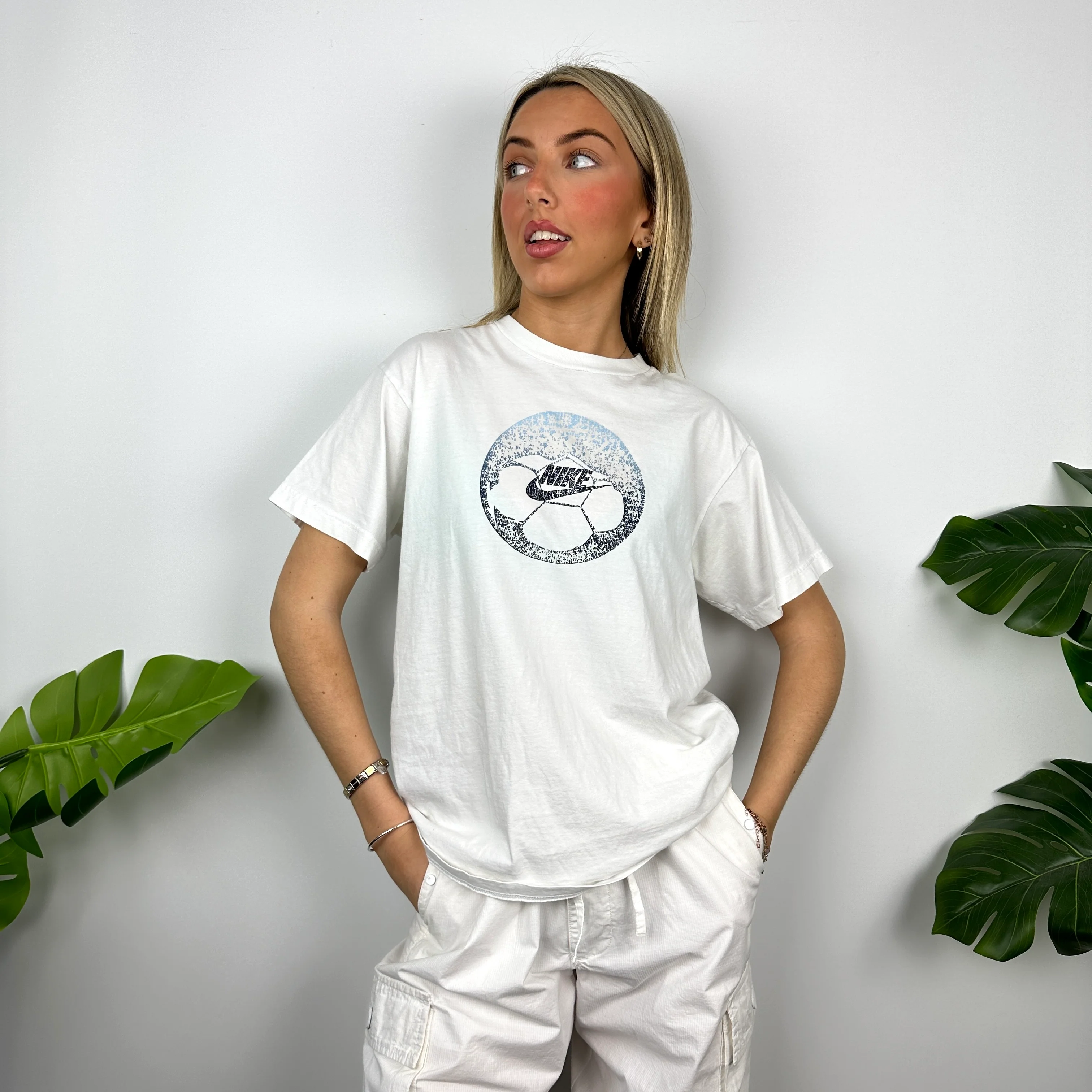 Nike White Graphic Spell Out T Shirt (S) - Image 2