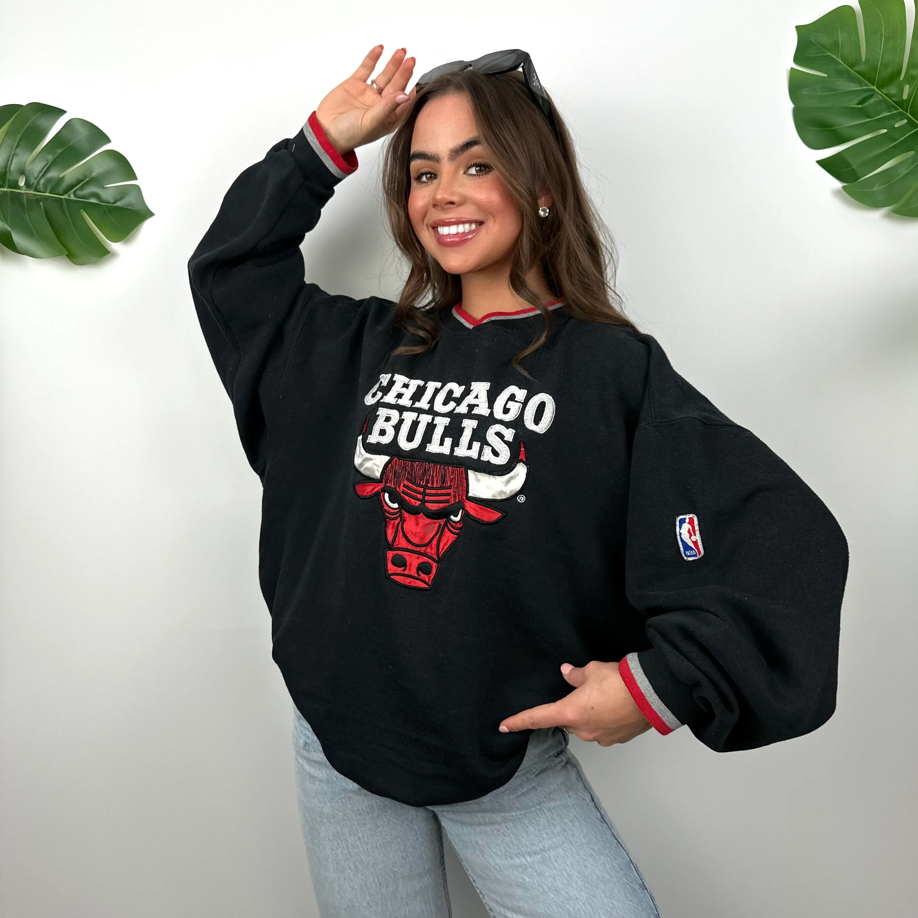 Chicago Bulls RARE Black Embroidered Spell Out Sweatshirt (M) - Image 3