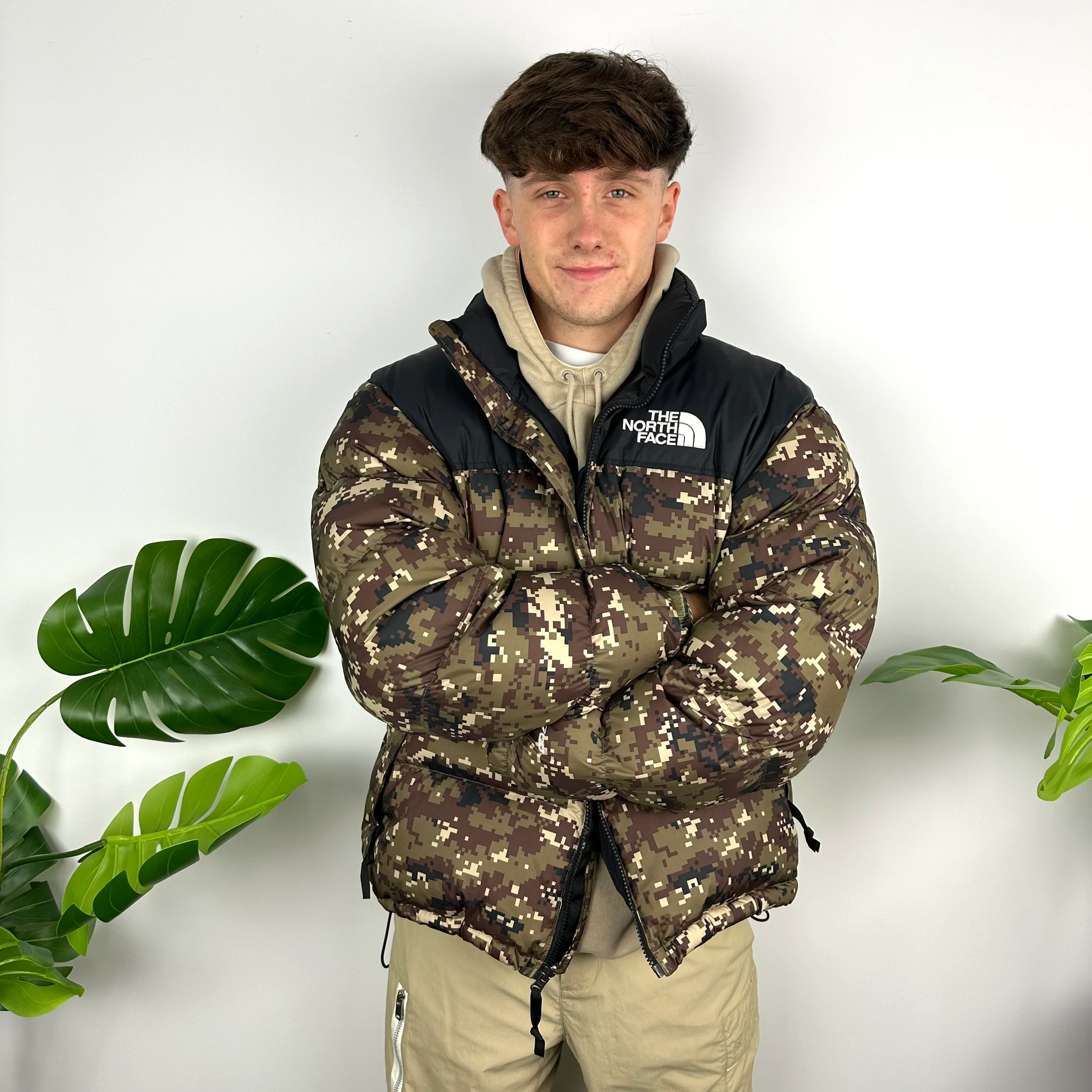 North Face Camouflage Puffer Jacket (L) - Image 4
