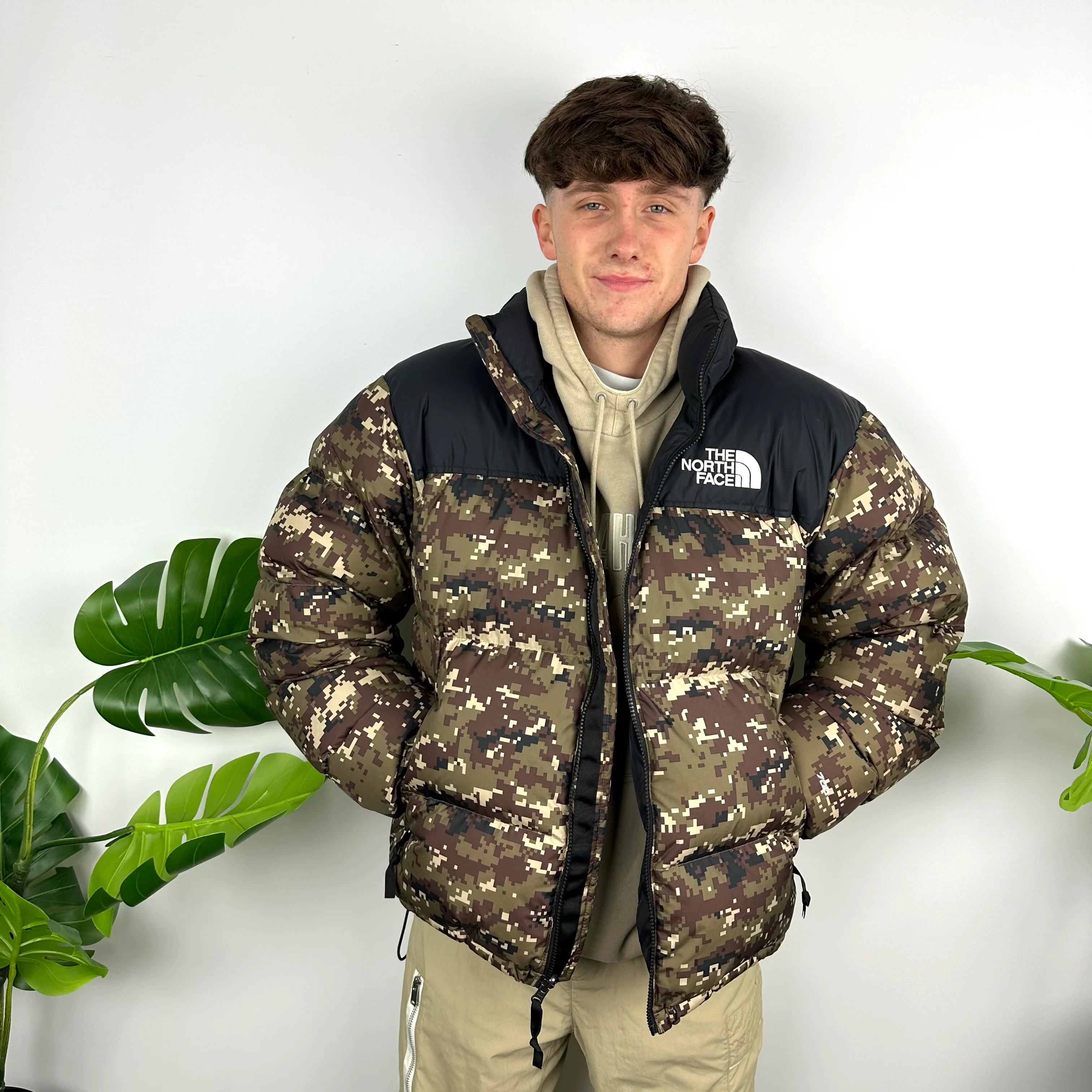 North Face Camouflage Puffer Jacket (L) - Image 7