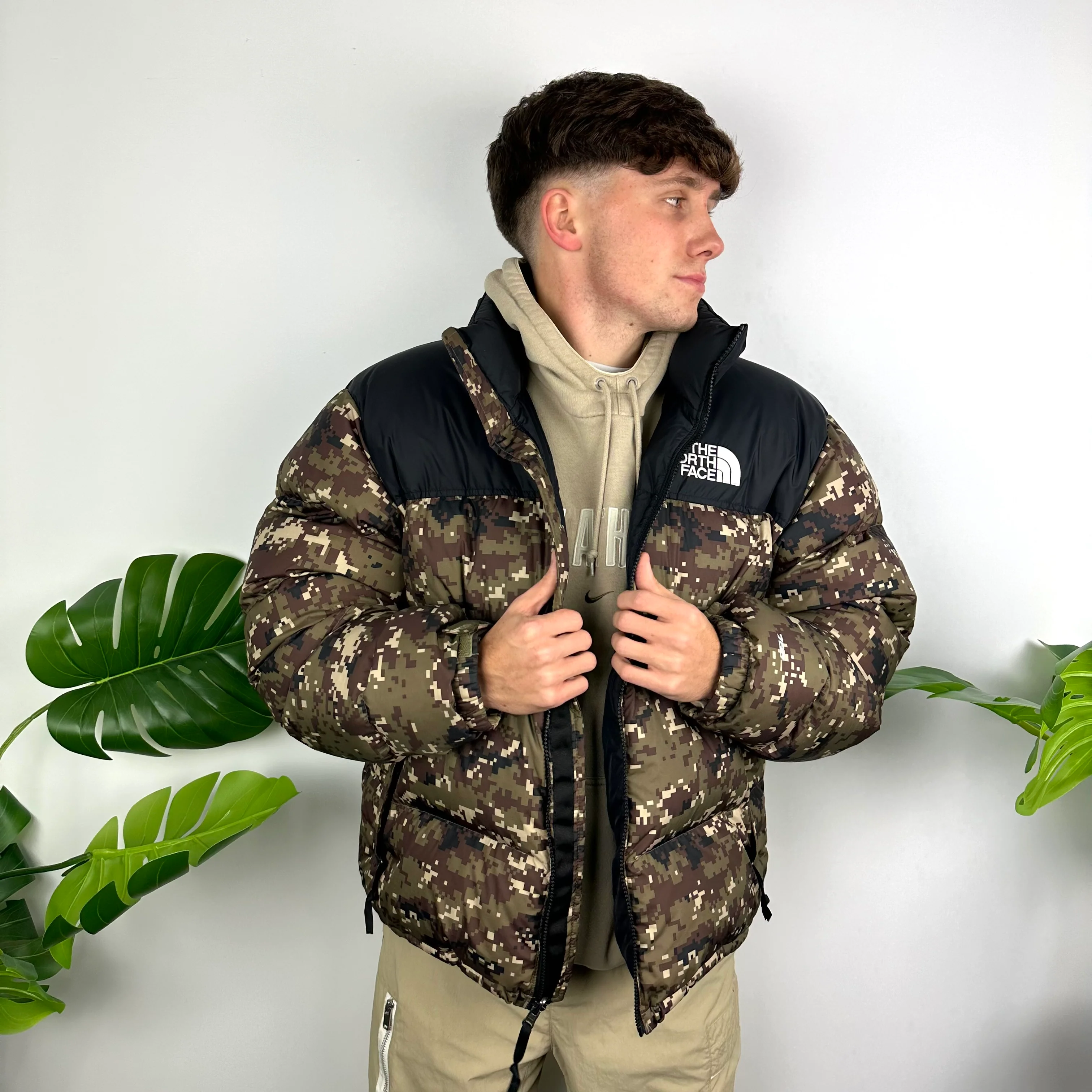 North Face Camouflage Puffer Jacket (L) - Image 8