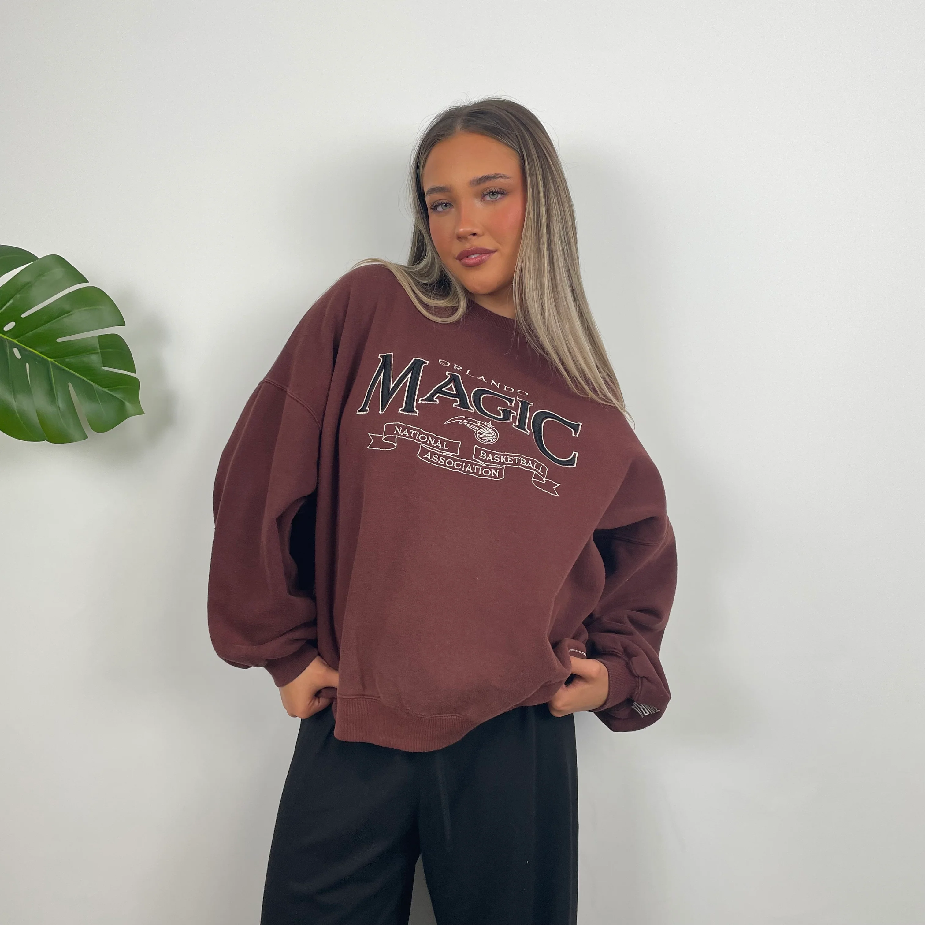 Orlando Magic NBA RARE Maroon Spell Out Sweatshirt (M) - Image 4
