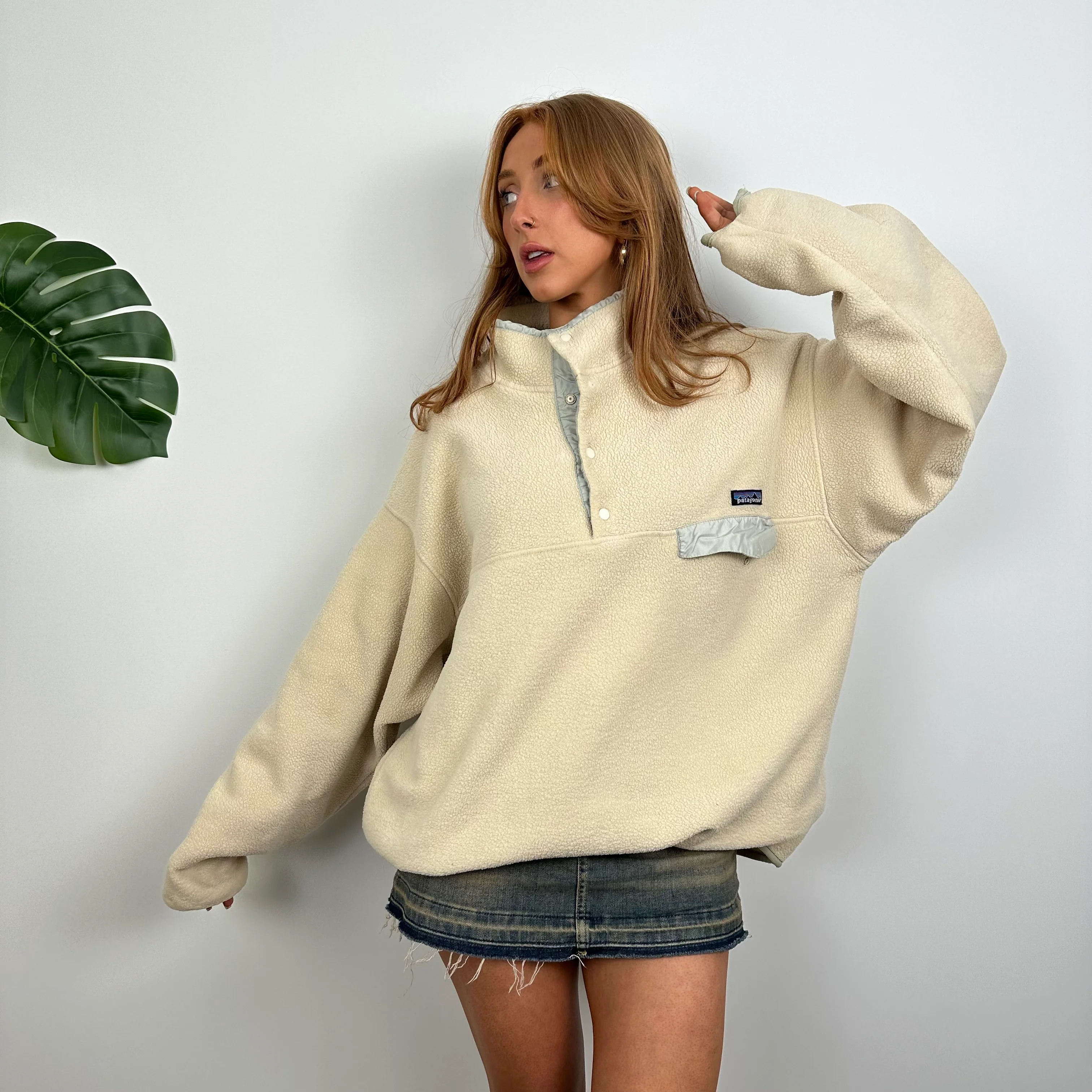 Patagonia Cream Embroidered Spell Out Teddy Bear Fleece Sweatshirt (L) - Image 4