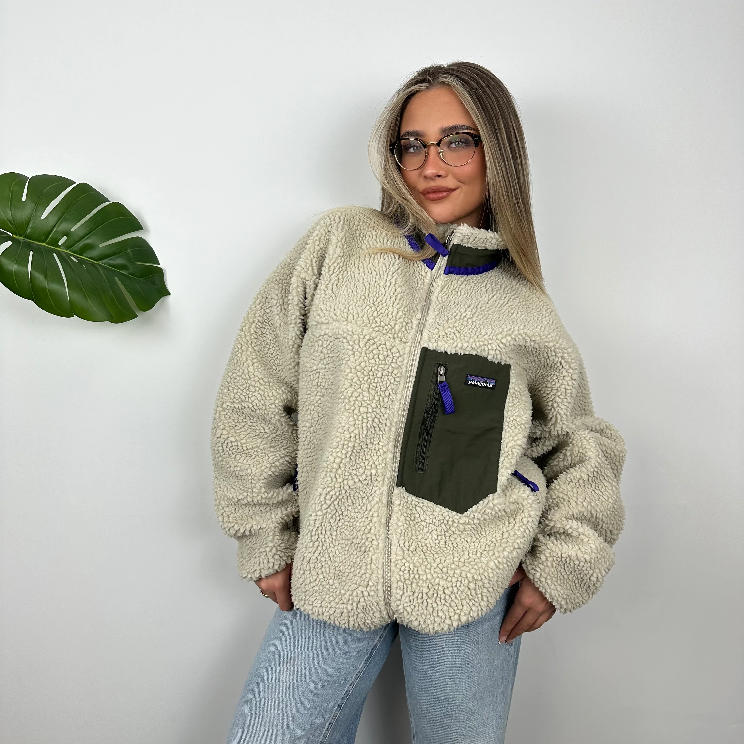 Patagonia Cream Embroidered Spell Out Teddy Bear Fleece Zip Up (XL) - Image 3