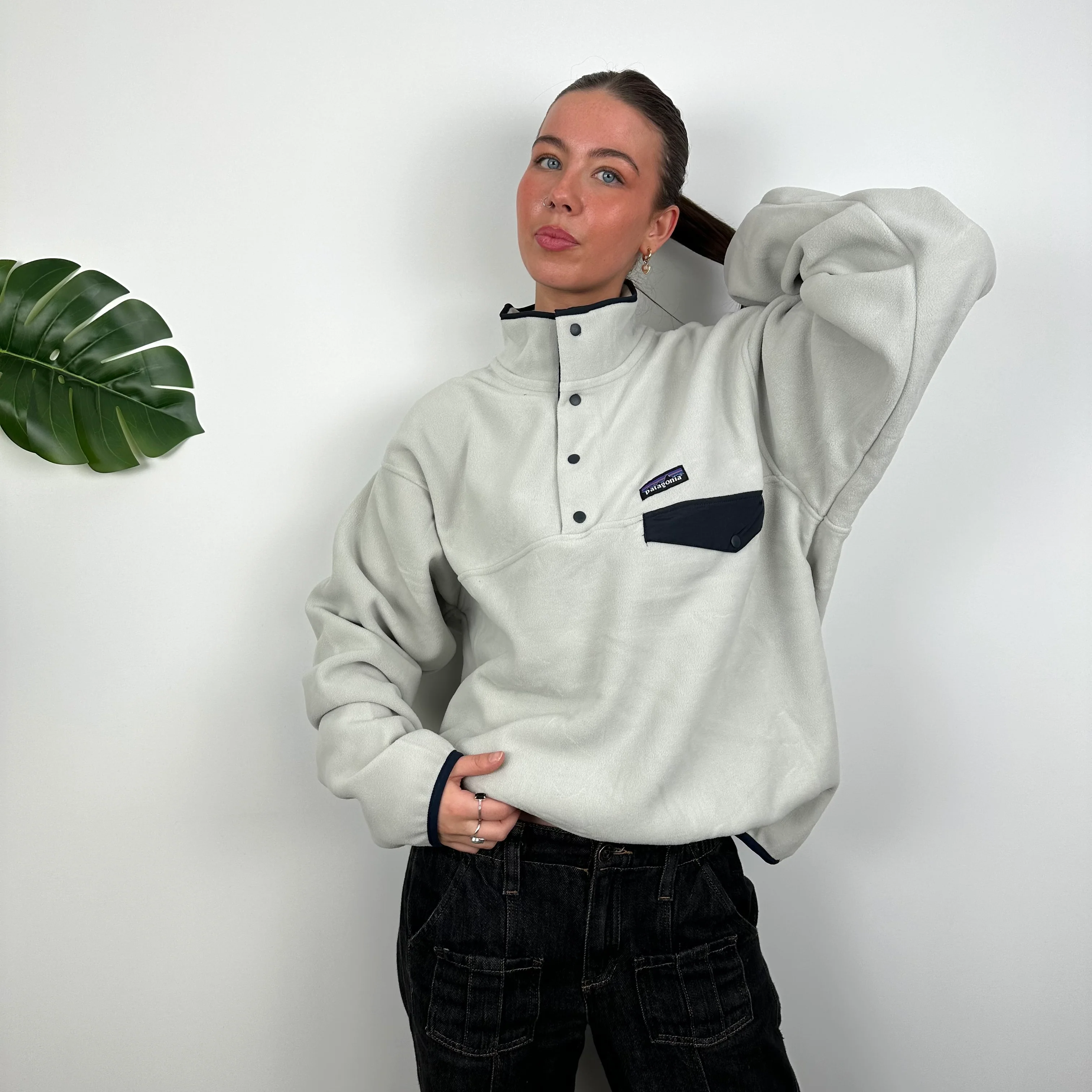 Patagonia Grey Embroidered Spell Out Teddy Bear Fleece Sweatshirt (L) - Image 2