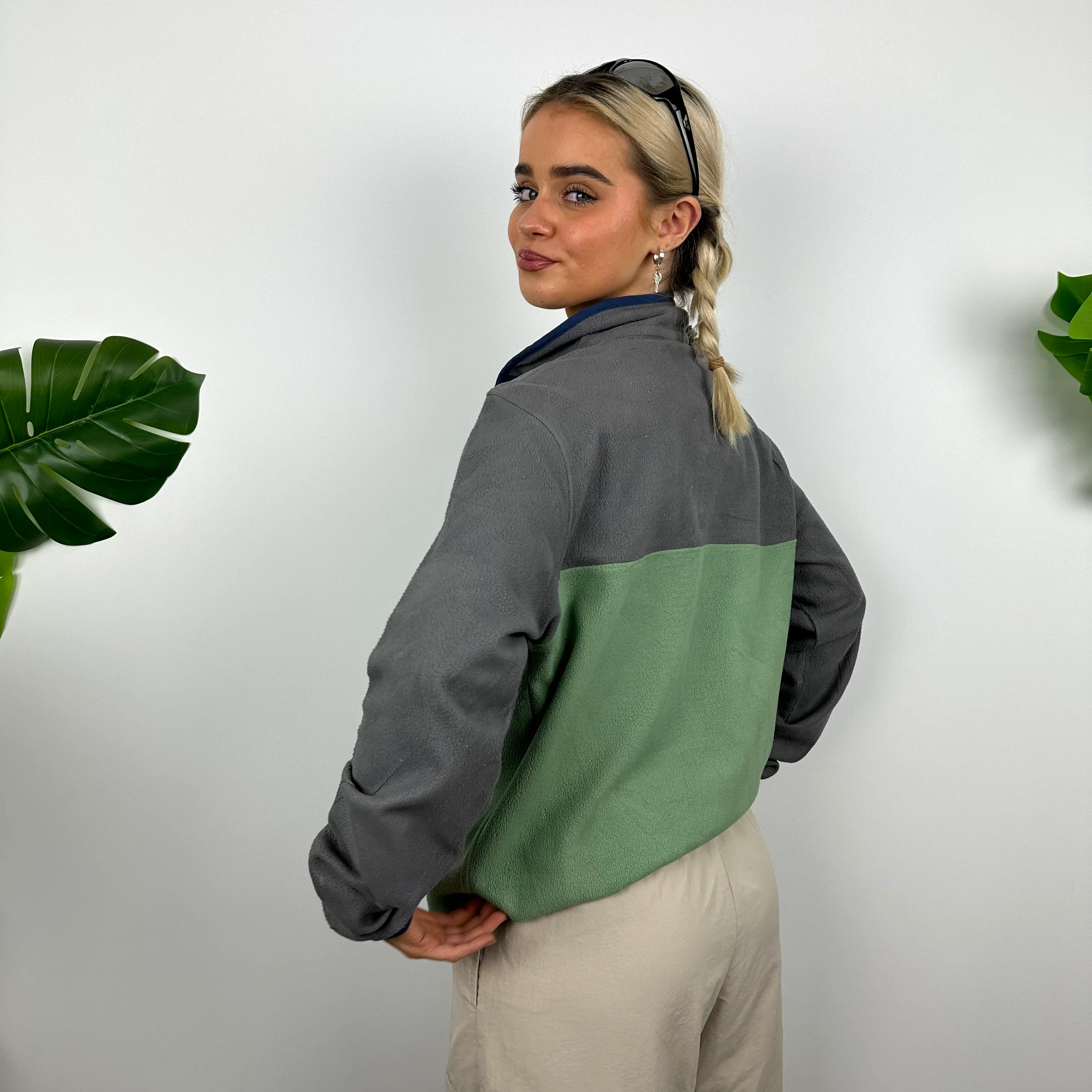 Patagonia RARE Green Embroidered Spell Out Teddy Bear Fleece Sweatshirt (S) - Image 4