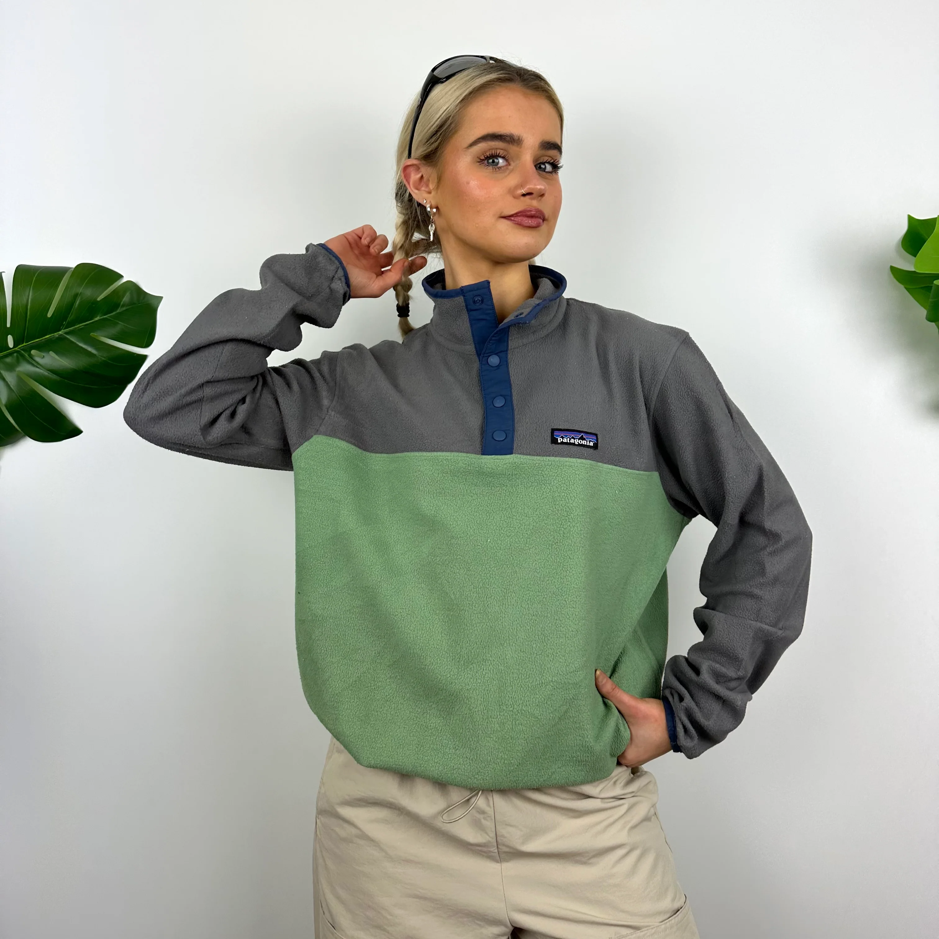 Patagonia RARE Green Embroidered Spell Out Teddy Bear Fleece Sweatshirt (S) - Image 5