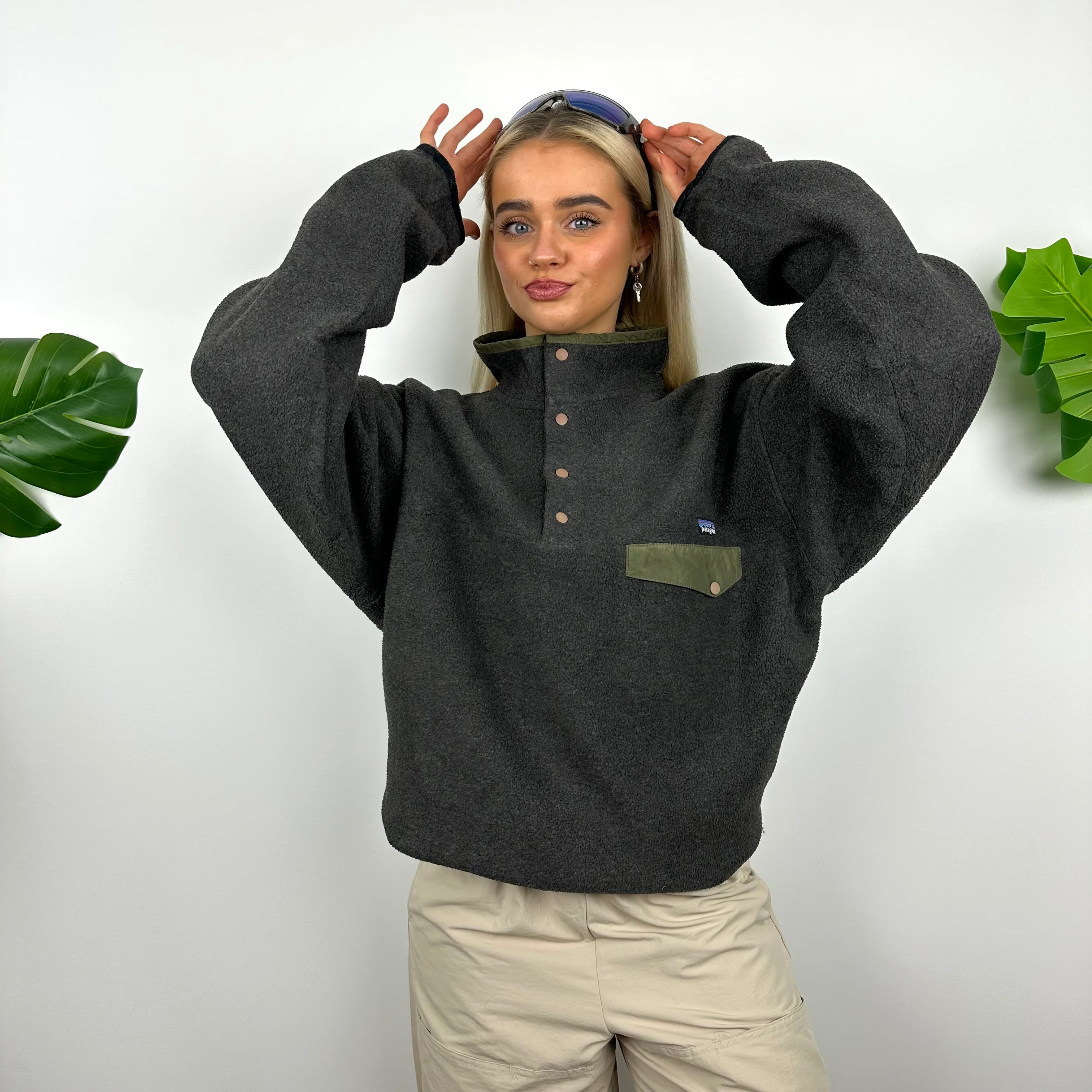 Patagonia RARE Grey Embroidered Spell Out Teddy Bear Fleece Sweatshirt (L) - Image 3