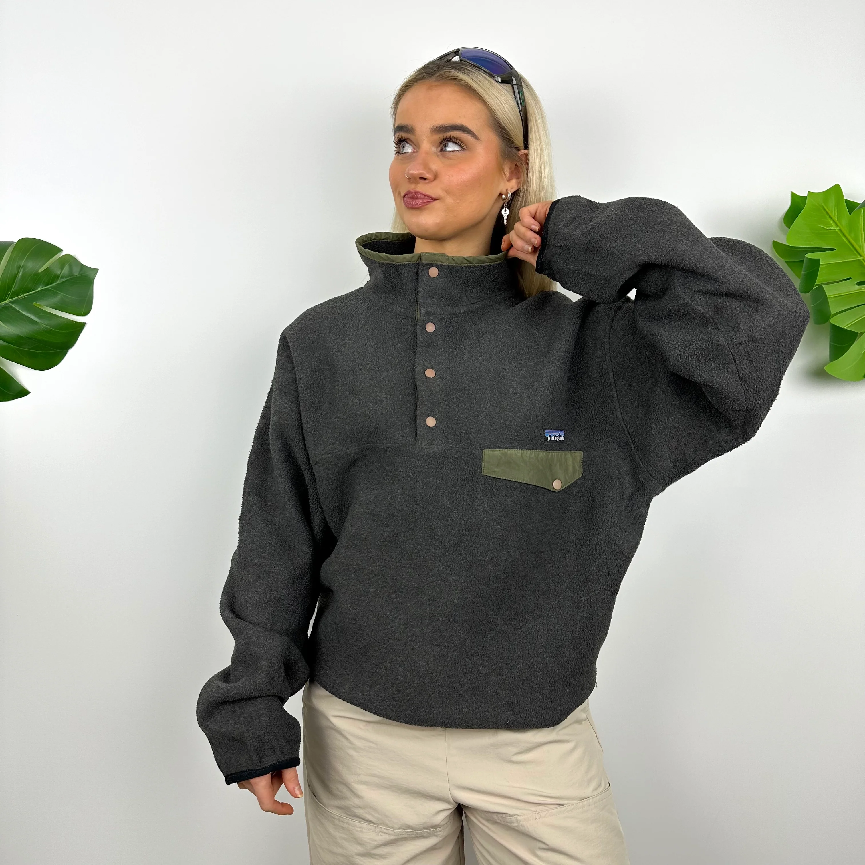 Patagonia RARE Grey Embroidered Spell Out Teddy Bear Fleece Sweatshirt (L) - Image 5
