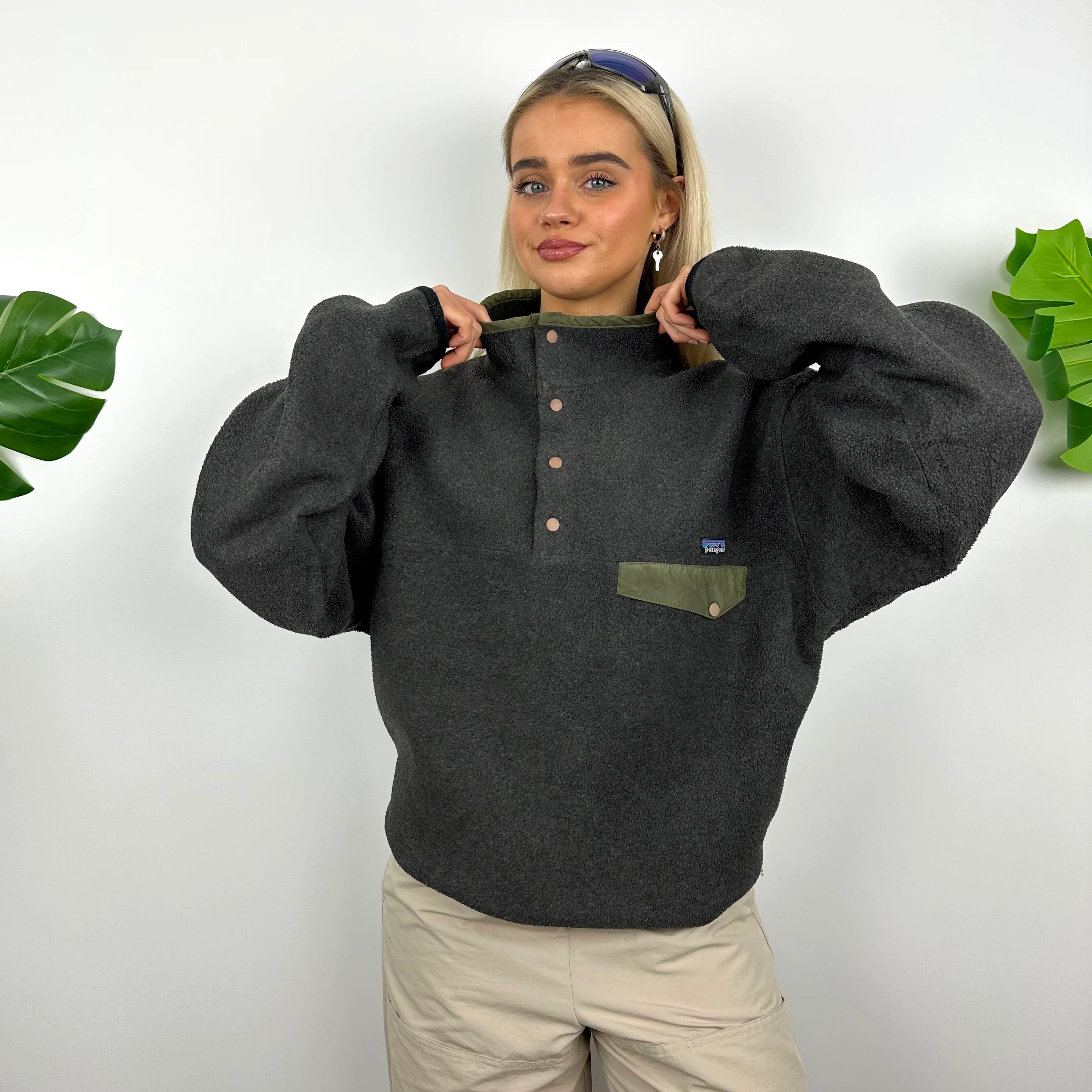Patagonia RARE Grey Embroidered Spell Out Teddy Bear Fleece Sweatshirt (L) - Image 6