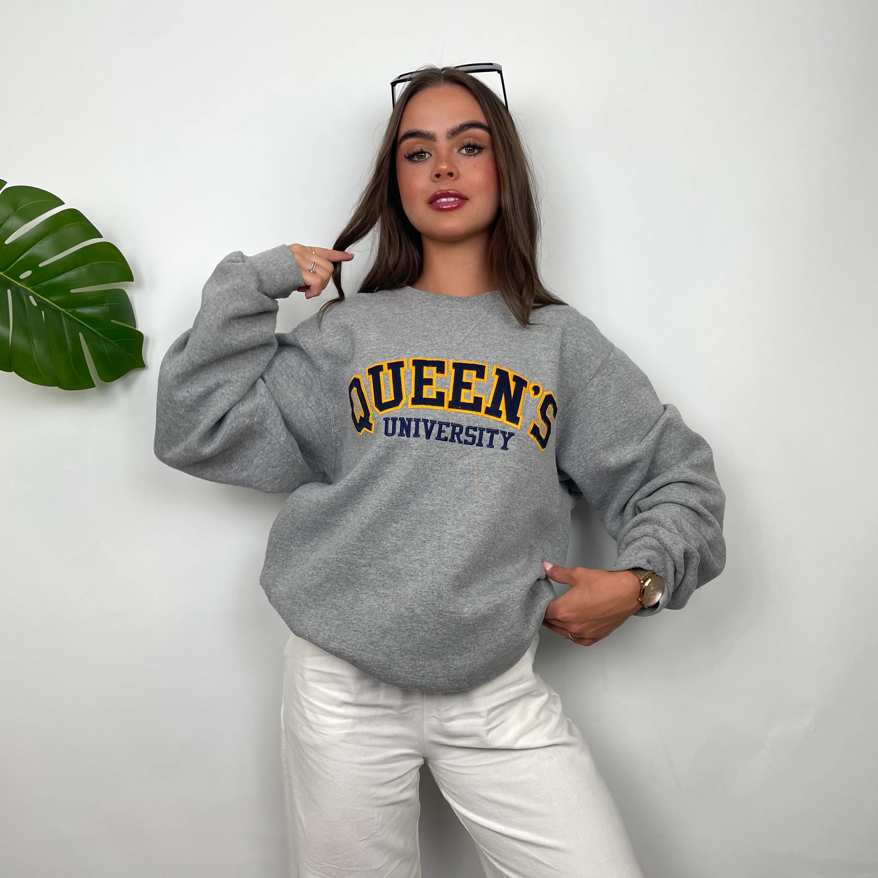 Queens University College Grey Embroidered Spell Out Sweatshirt (M) - Image 4