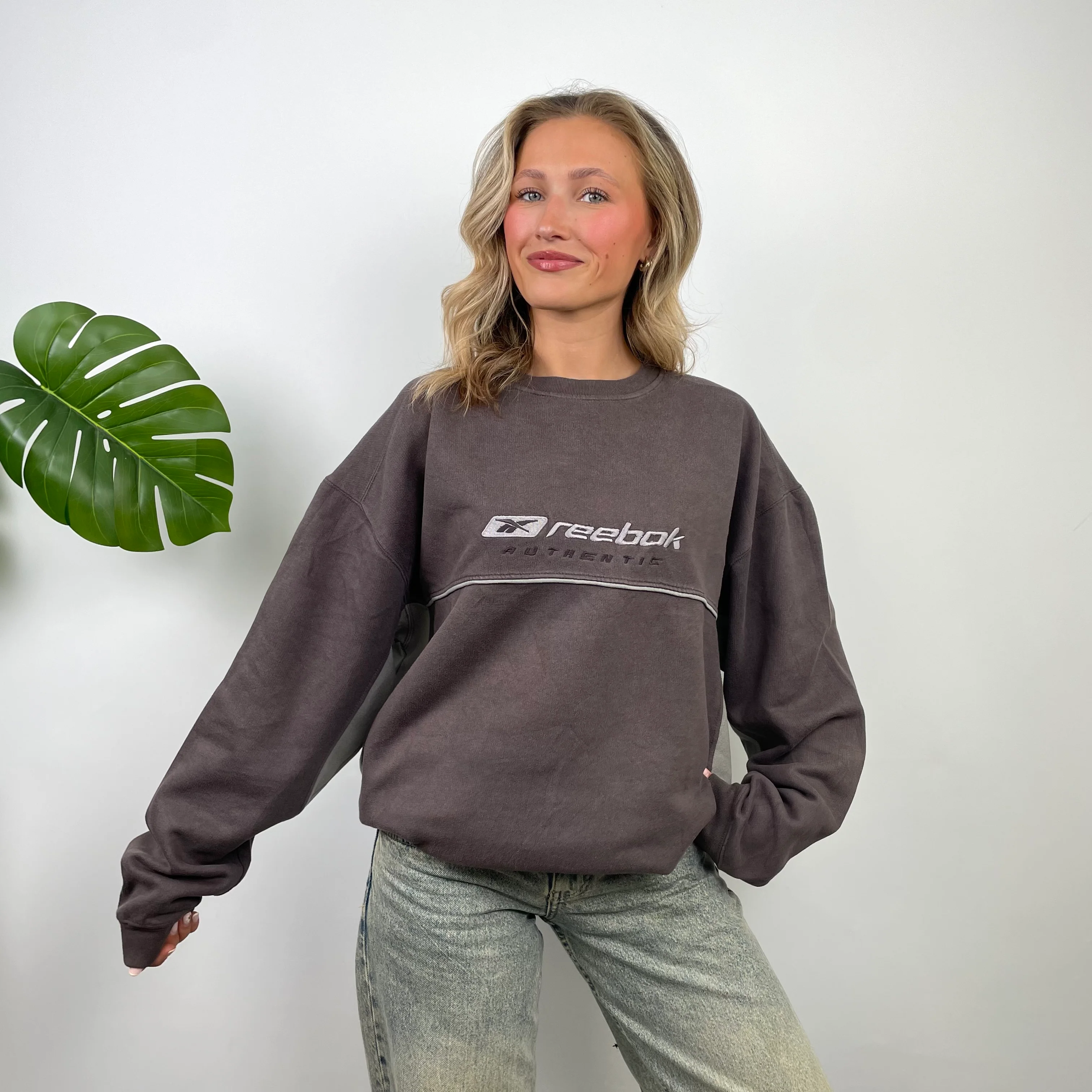 Reebok Authentic Brown Embroidered Spell Out Sweatshirt (L) - Image 3