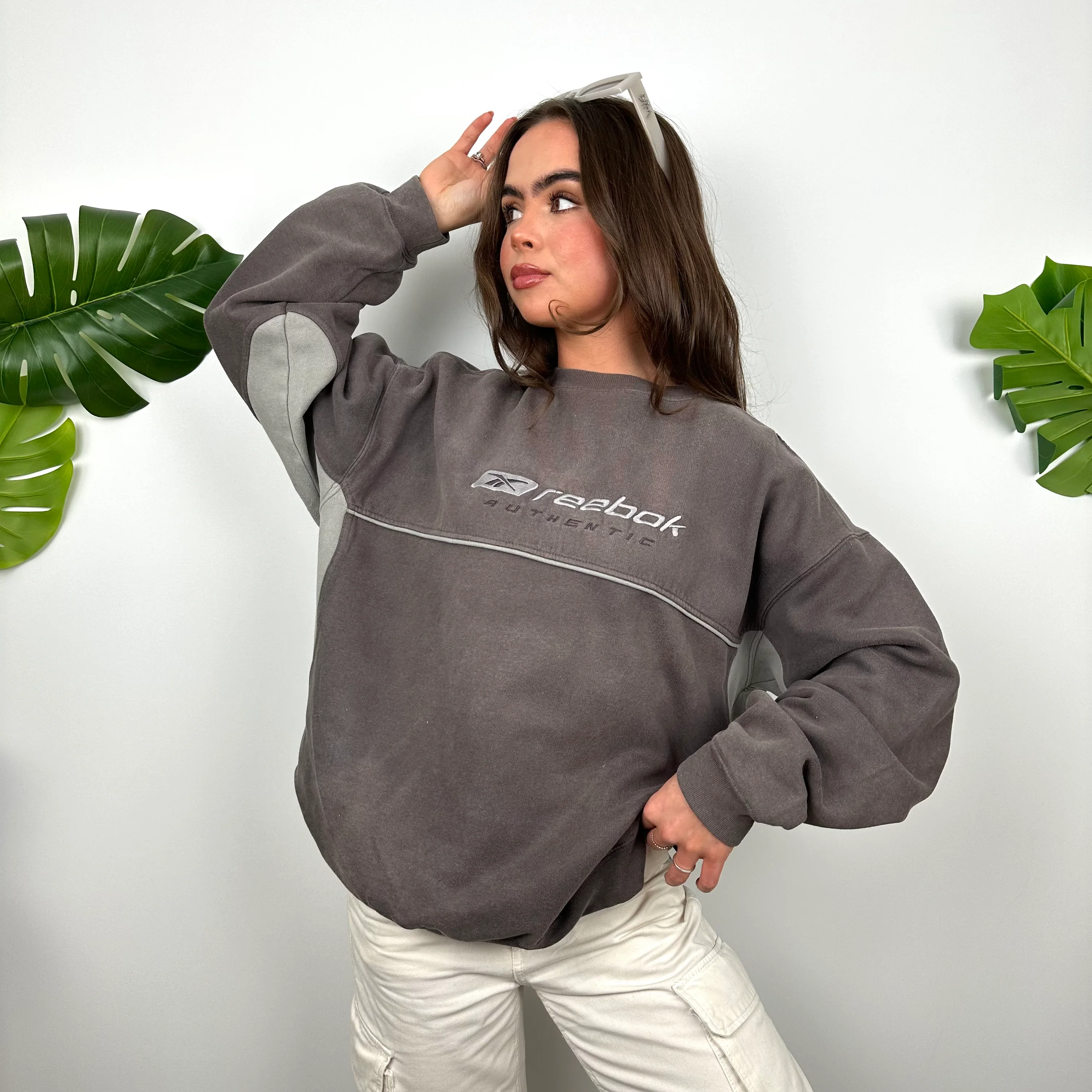 Reebok Brown Embroidered Spell Out Sweatshirt (M) - Image 4