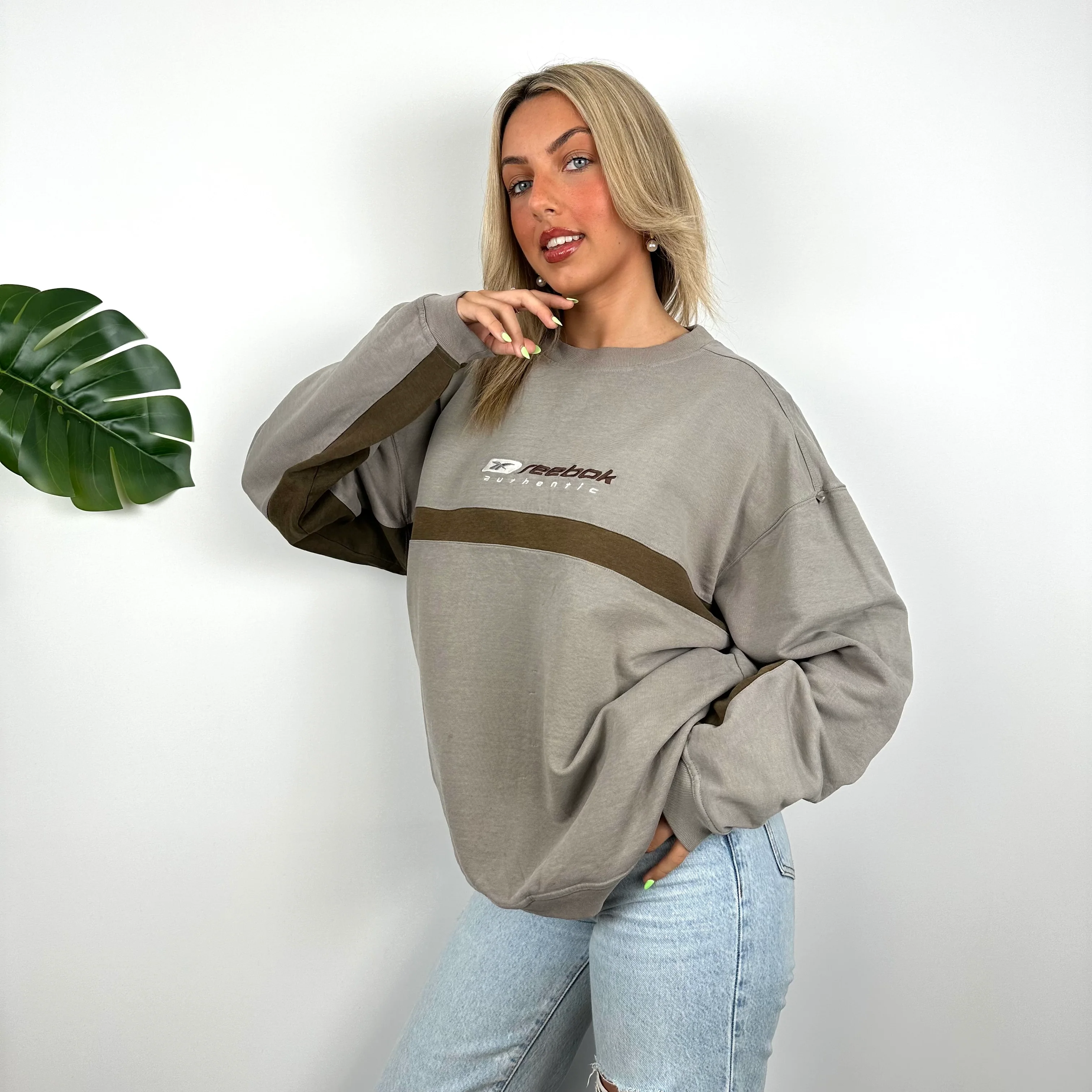 Reebok Brown Embroidered Spell Out Sweatshirt (M) - Image 6