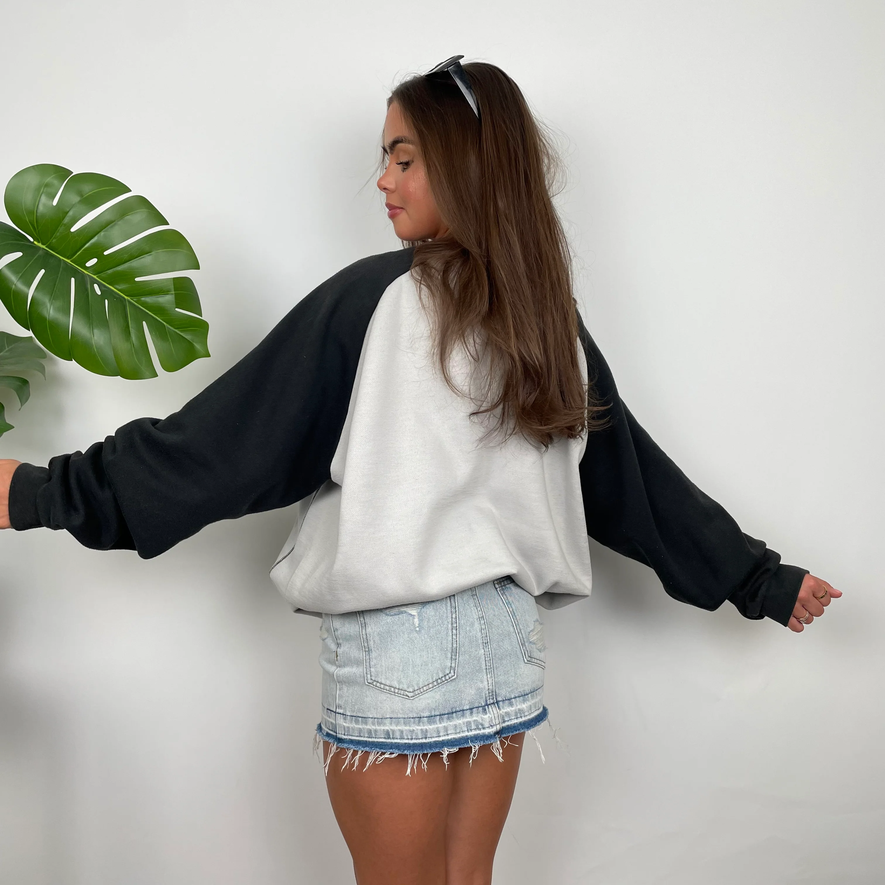 Reebok Cream Embroidered Spell Out Sweatshirt (XL) - Image 4
