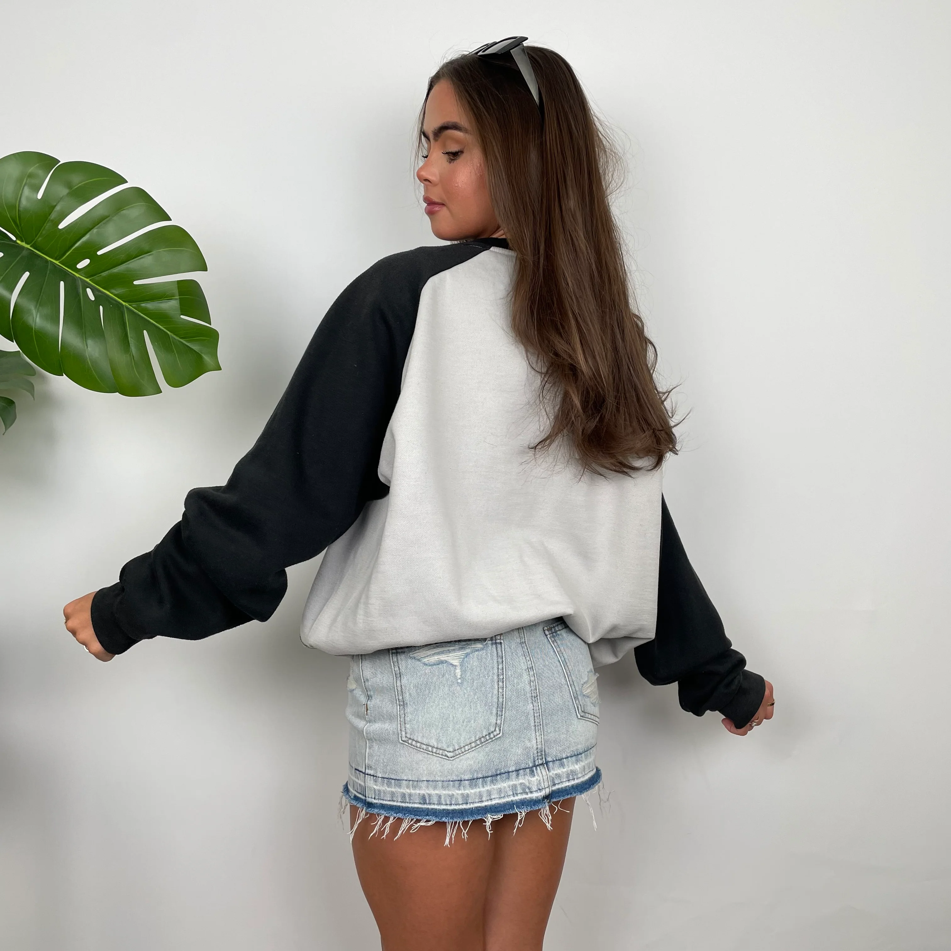 Reebok Cream Embroidered Spell Out Sweatshirt (XL) - Image 5
