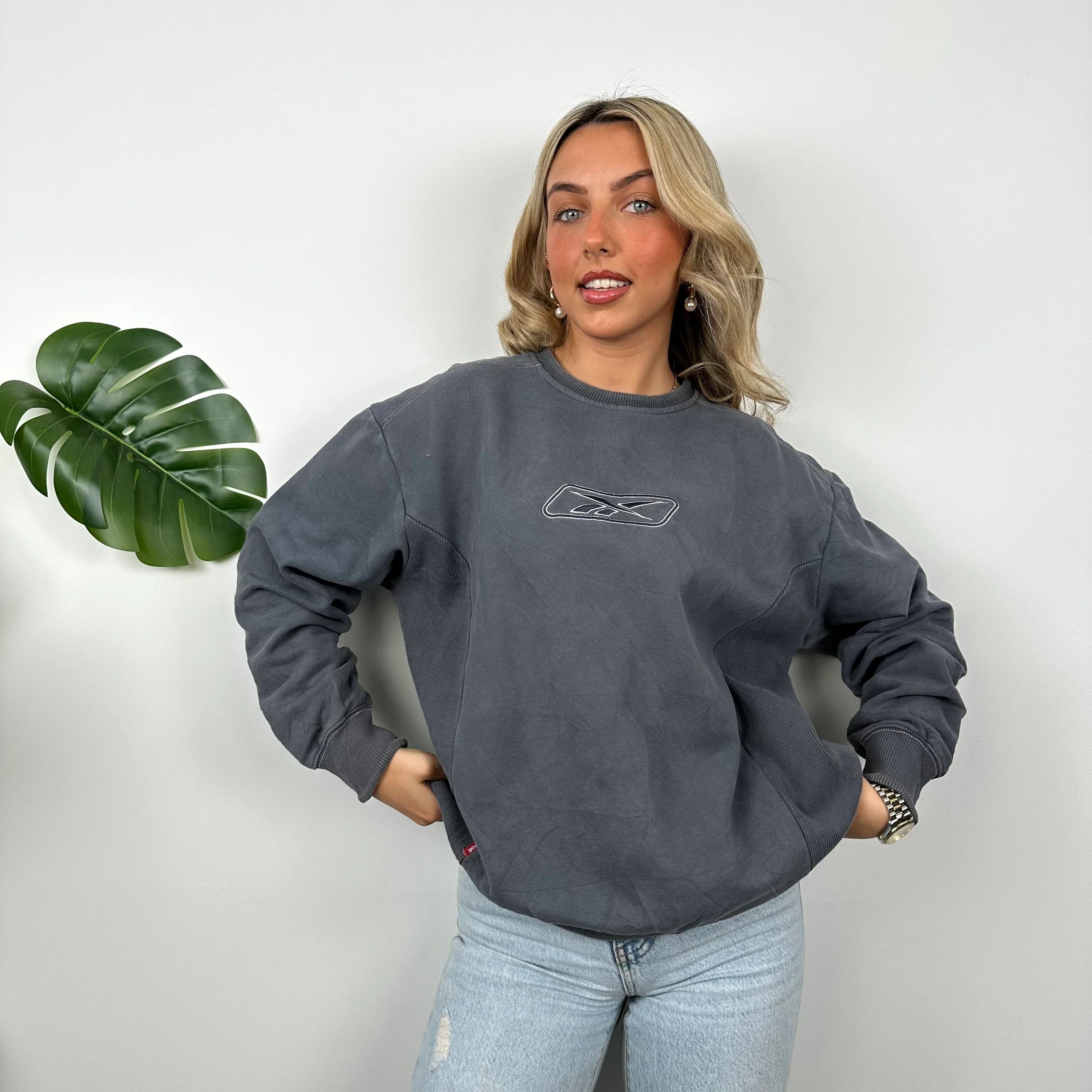 Reebok Grey Embroidered Logo Sweatshirt (M) - Image 2