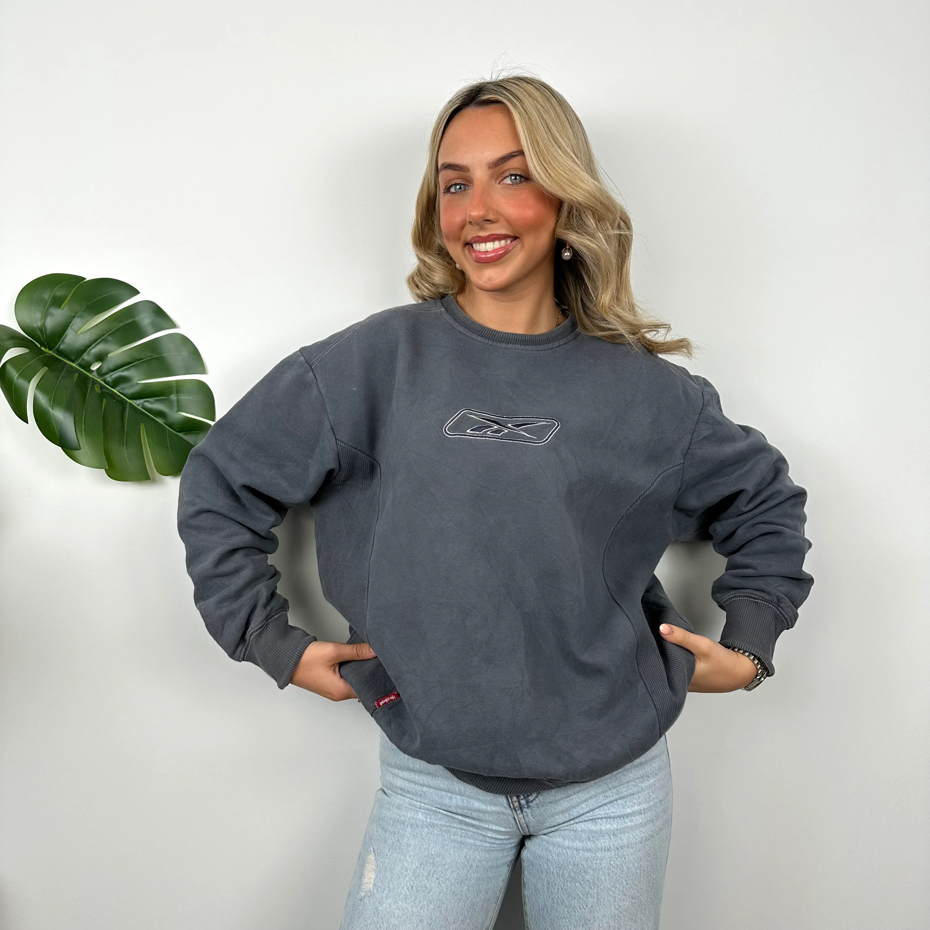 Reebok Grey Embroidered Logo Sweatshirt (M) - Image 3