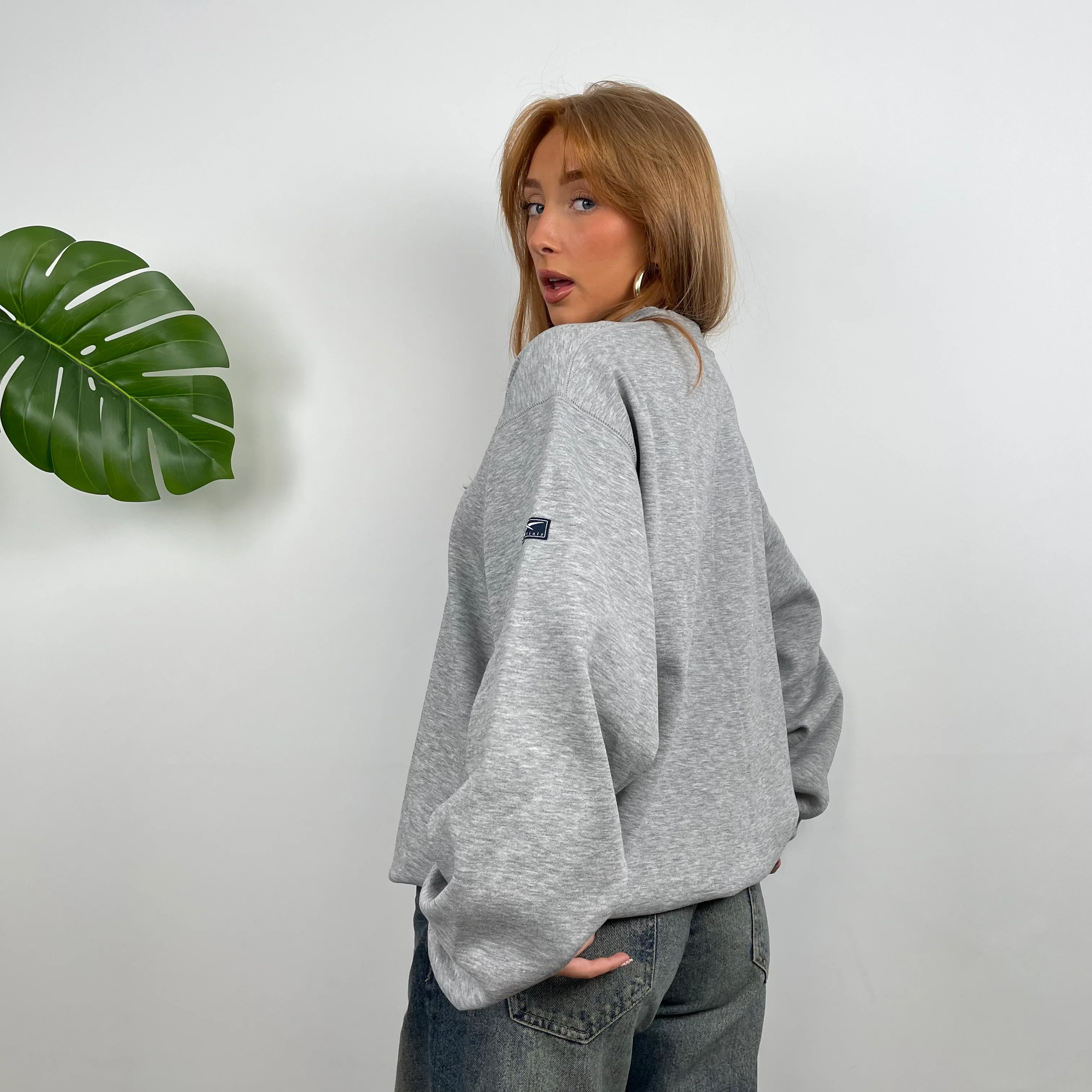 Reebok Grey Embroidered Logo Sweatshirt (M) - Image 5