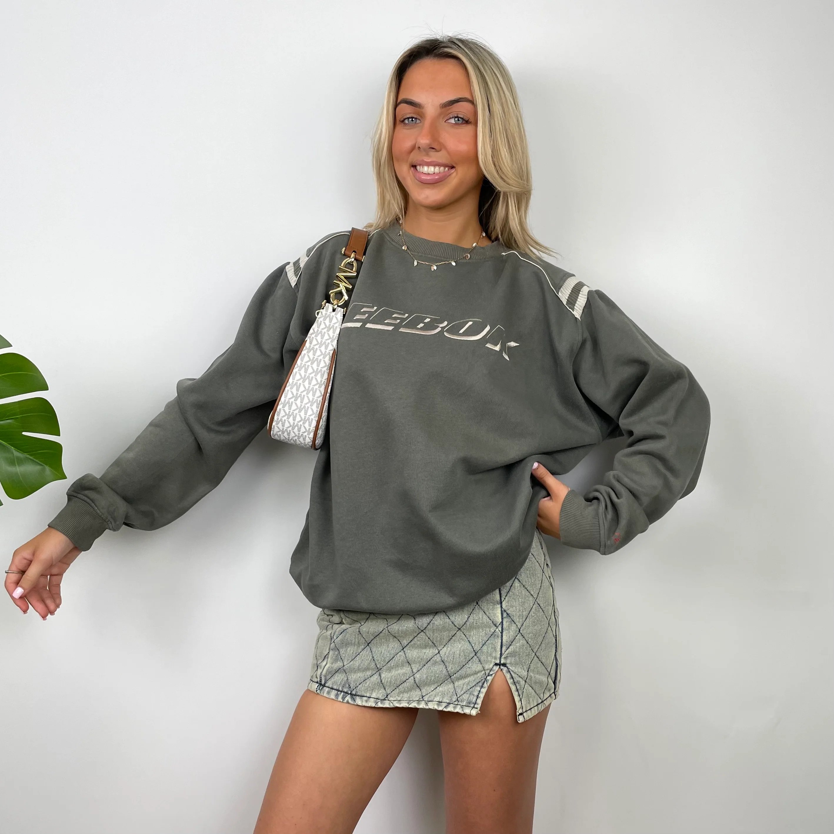 Reebok Grey Embroidered Spell Out Sweatshirt (M) - Image 5