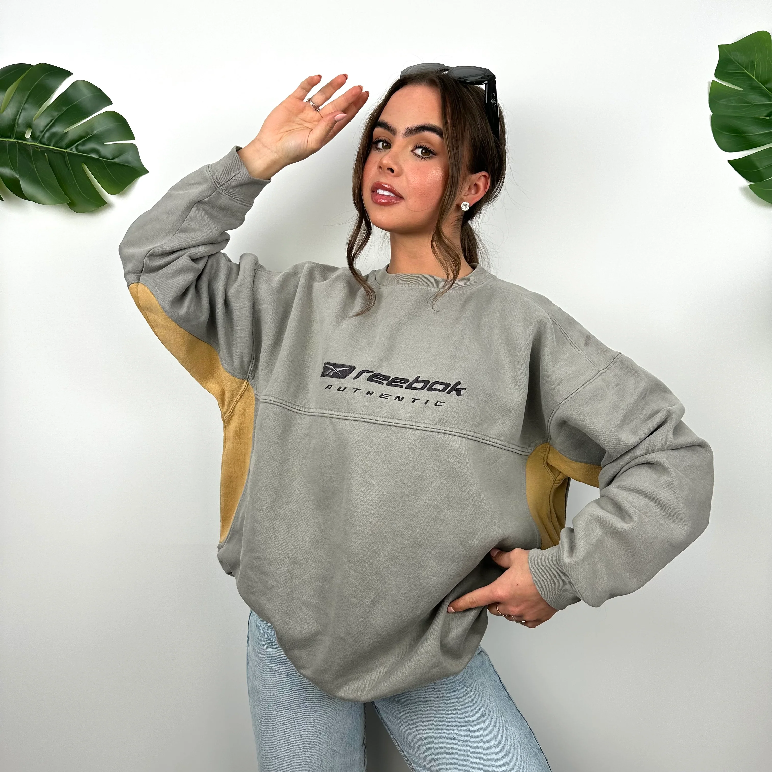 Reebok Grey Embroidered Spell Out Sweatshirt (M) - Image 5