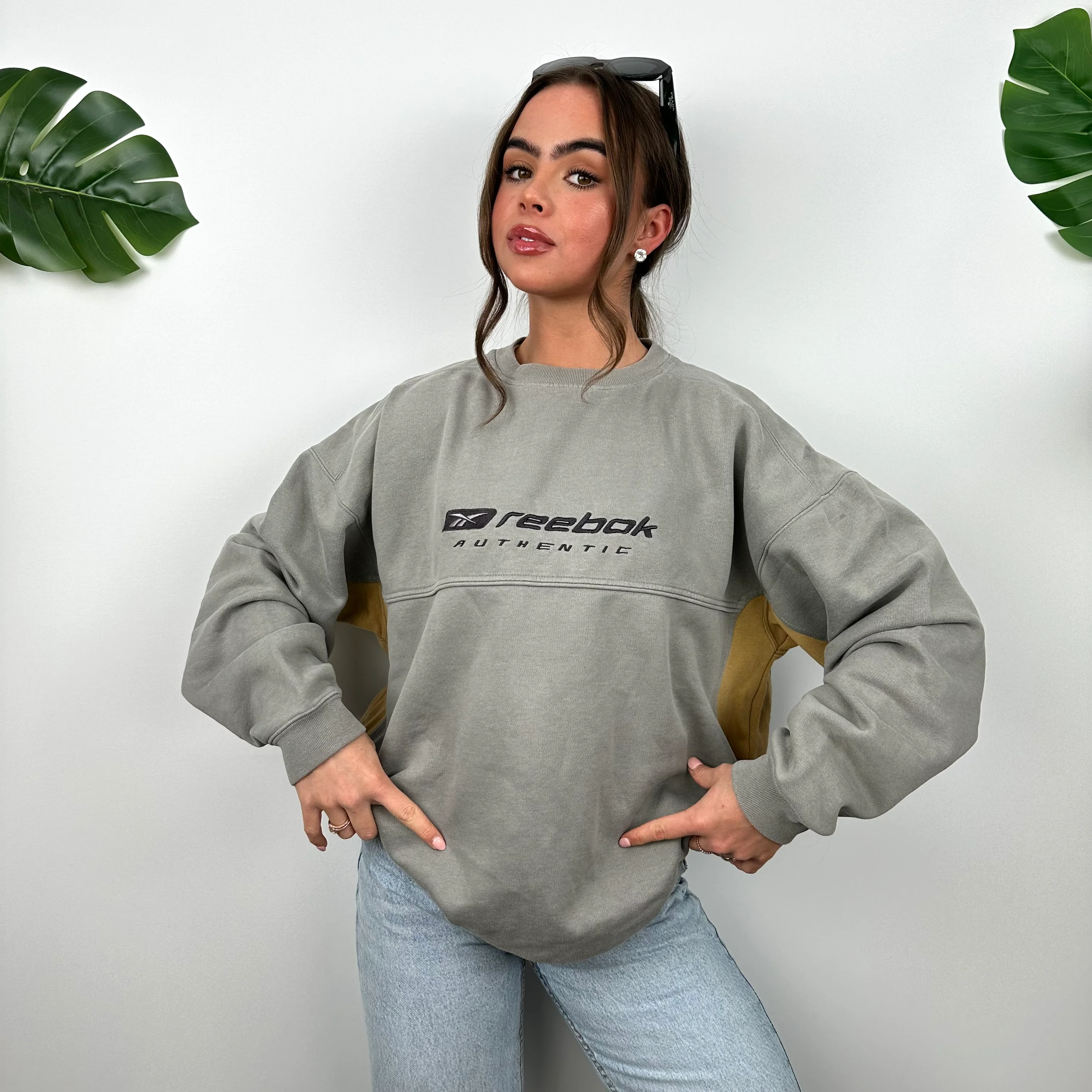 Reebok Grey Embroidered Spell Out Sweatshirt (M) - Image 8