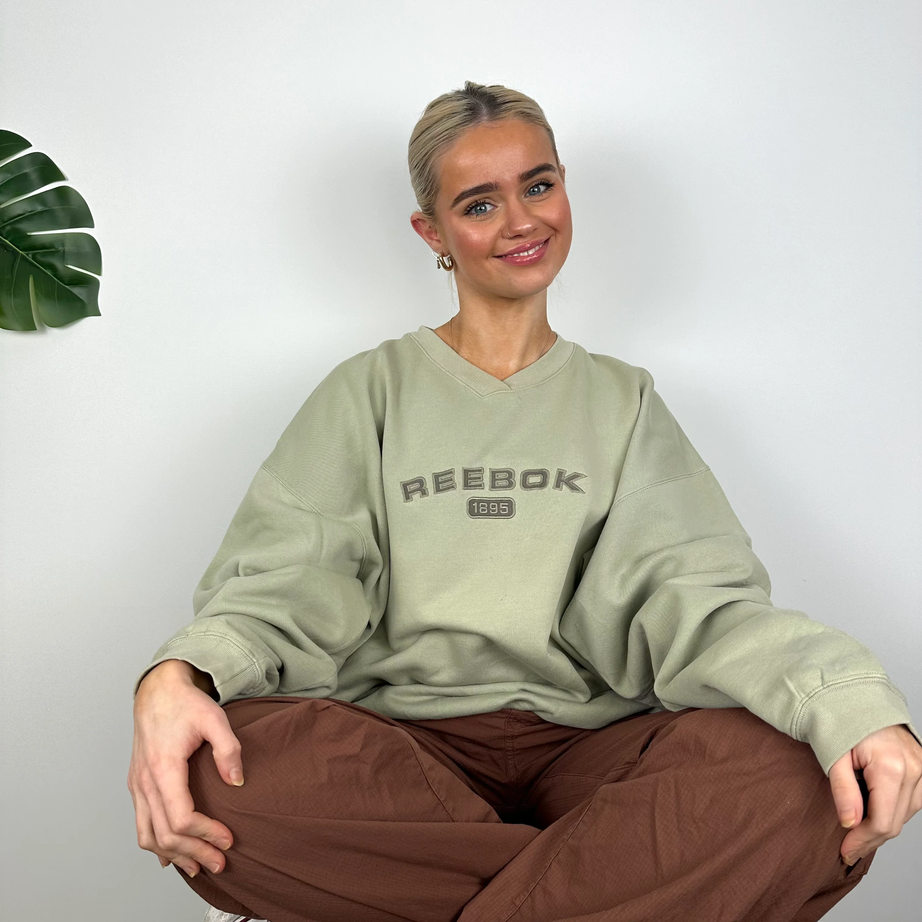 Reebok Khaki Embroidered Spell Out Sweatshirt (L) - Image 6